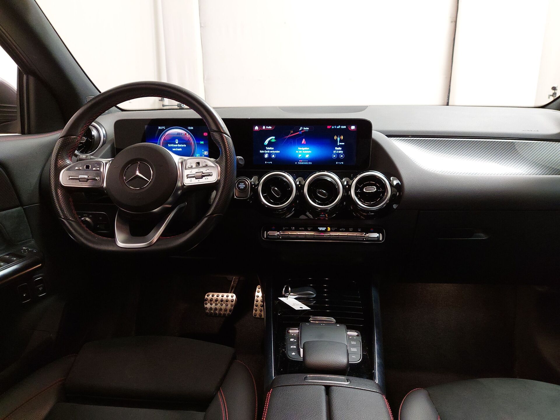 Mercedes-Benz 250 e AMG-Line NAVI SPORTSITZE KLIMAAUT LED RADIO 12