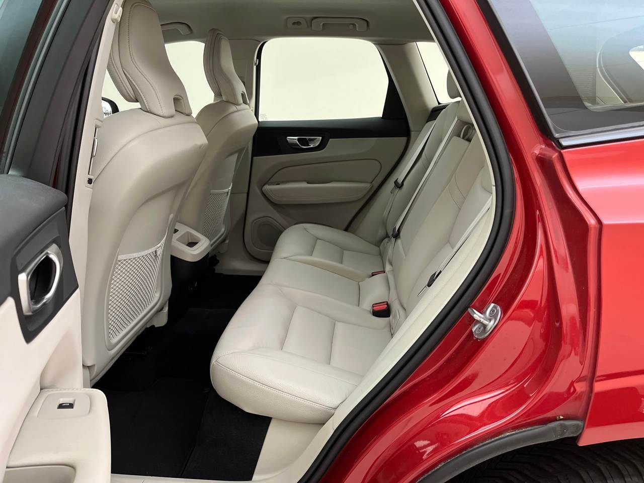 Volvo XC60 B4 NAVI KLIMAAUT LED RADIO TEMPO 7