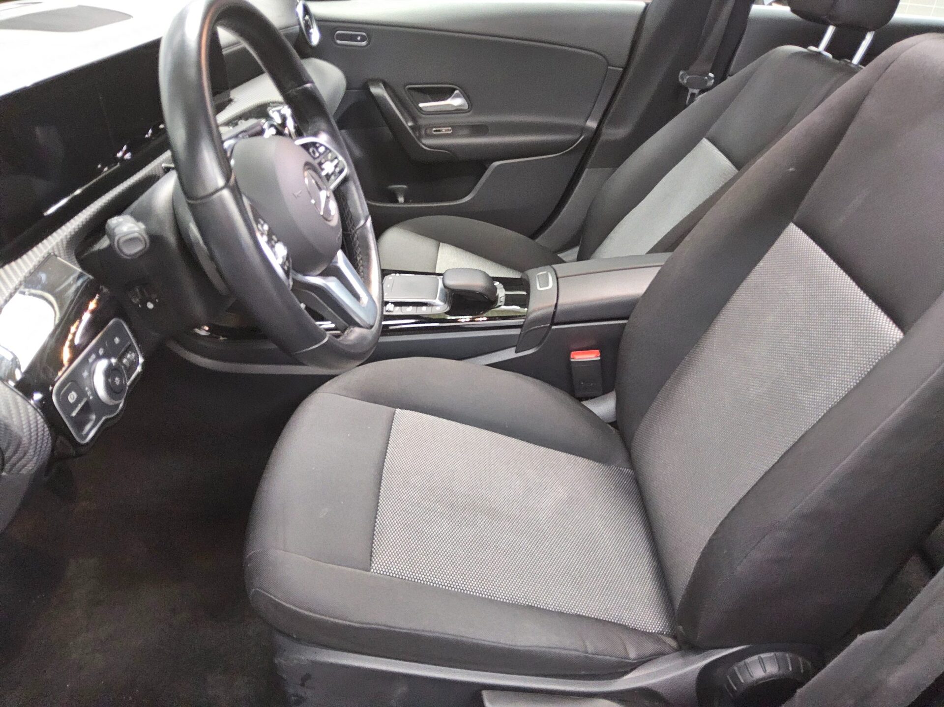 Mercedes-Benz CLA 200 SB d Navi MBUX Pano Sthzg 9