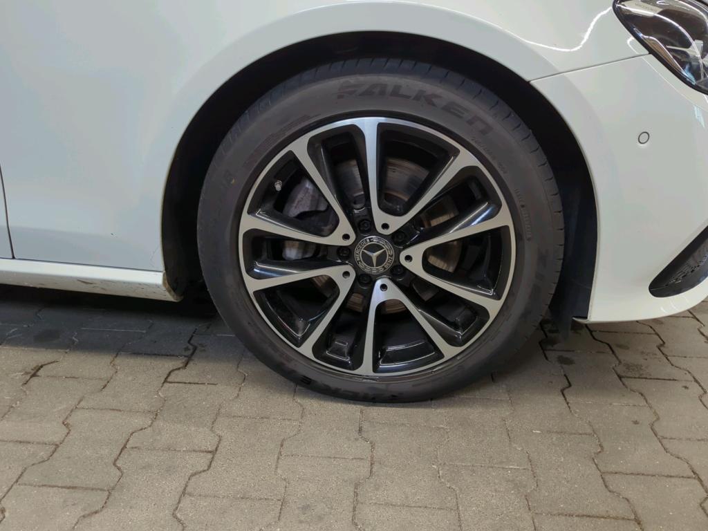 Mercedes-Benz E 220 T d Avantgarde 360° 11