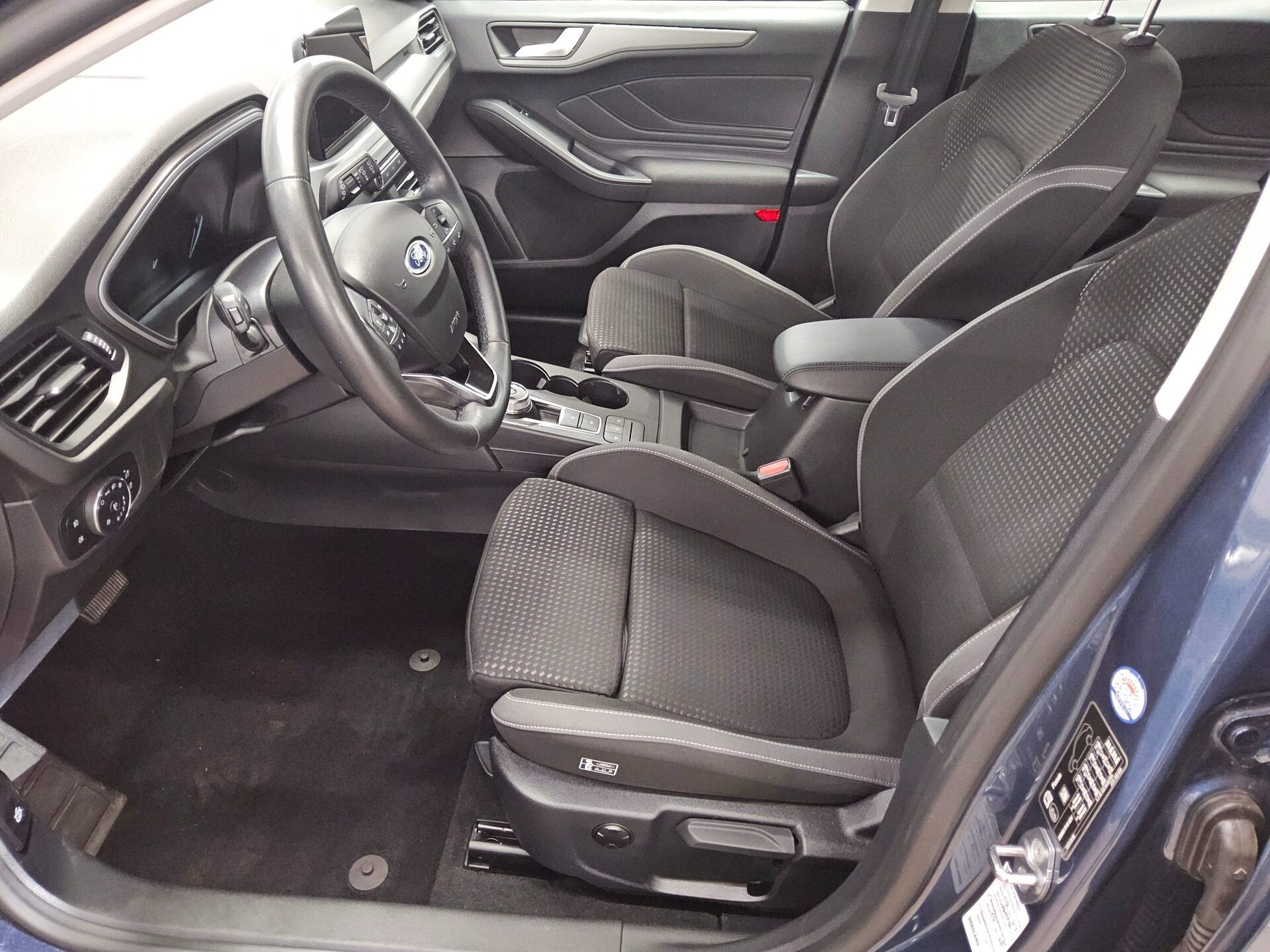 Ford Focus Turnier 1.5 EB Cool&Connect Navi LED PDC 8