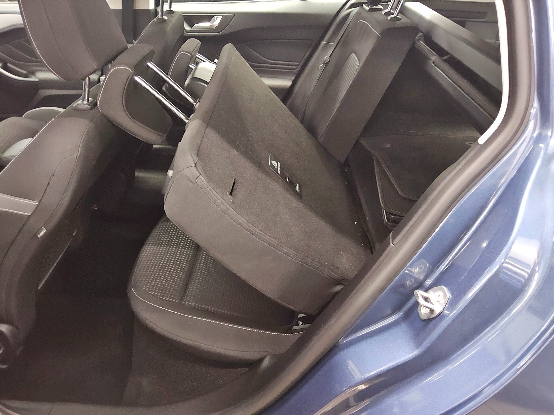 Ford Focus Turnier 1.5 EB Cool&Connect Navi LED PDC 12