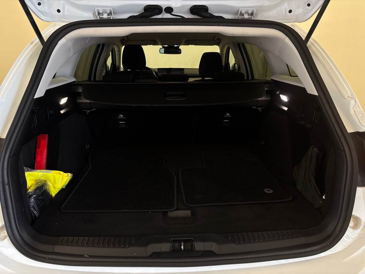 Ford Focus Turnier 1.5 EB Titanium NAVI LED ERGO-SITZ SHZ PDC 12