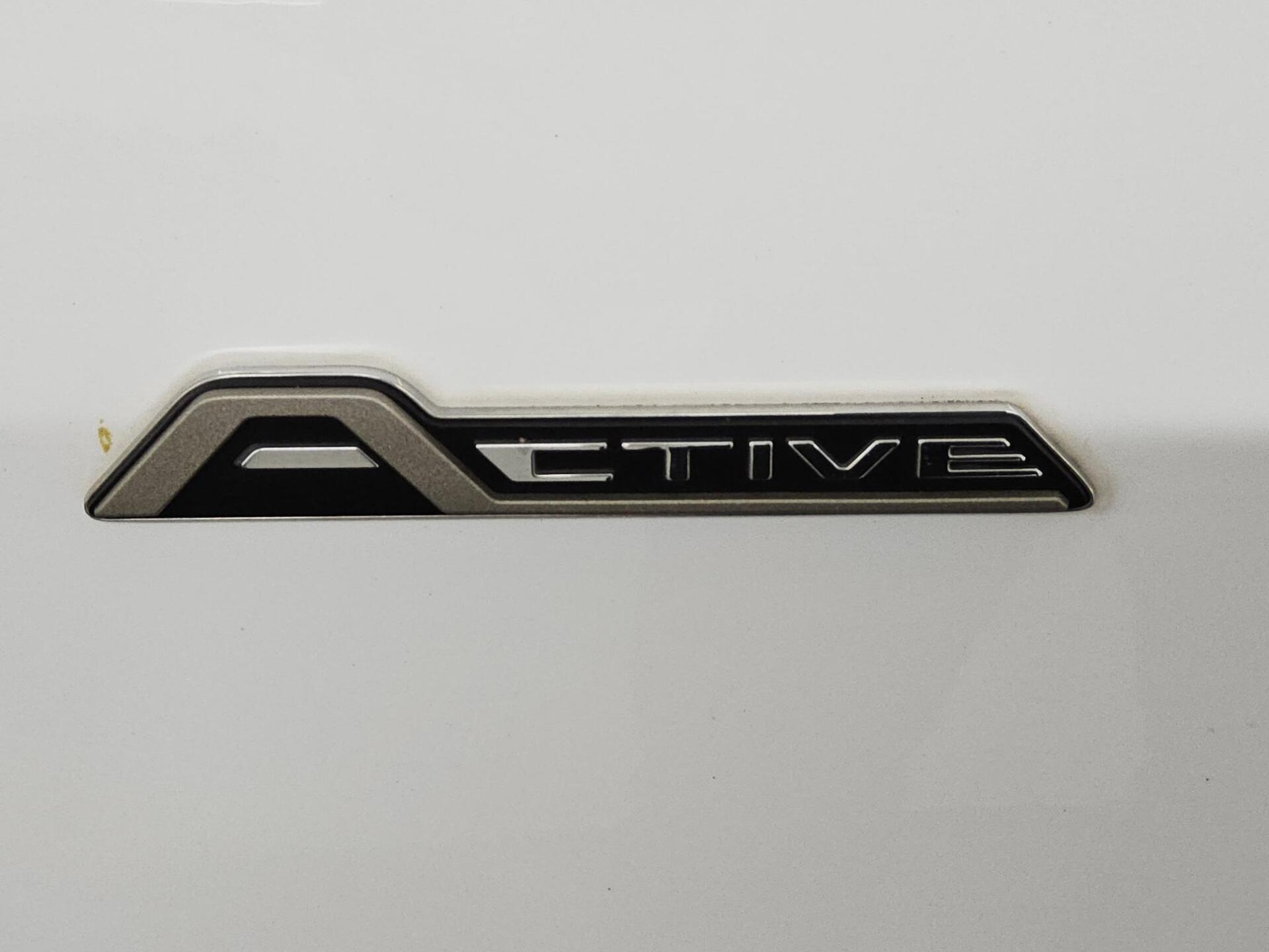 Ford Focus Turnier 1.5 EB Active Navi LED AHK RFK 11