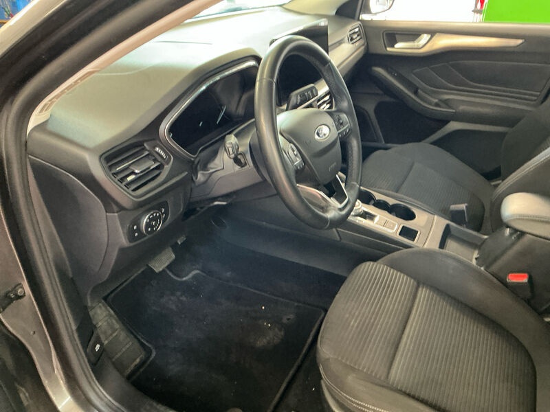 Ford Focus Turnier 1.5 EB Titanium Navi LED AHK 5