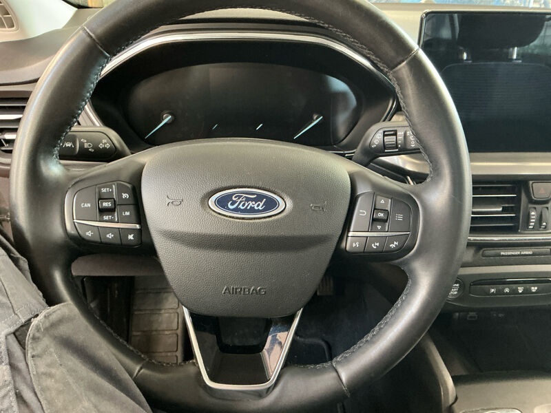 Ford Focus Turnier 1.5 EB Titanium Navi LED AHK 10