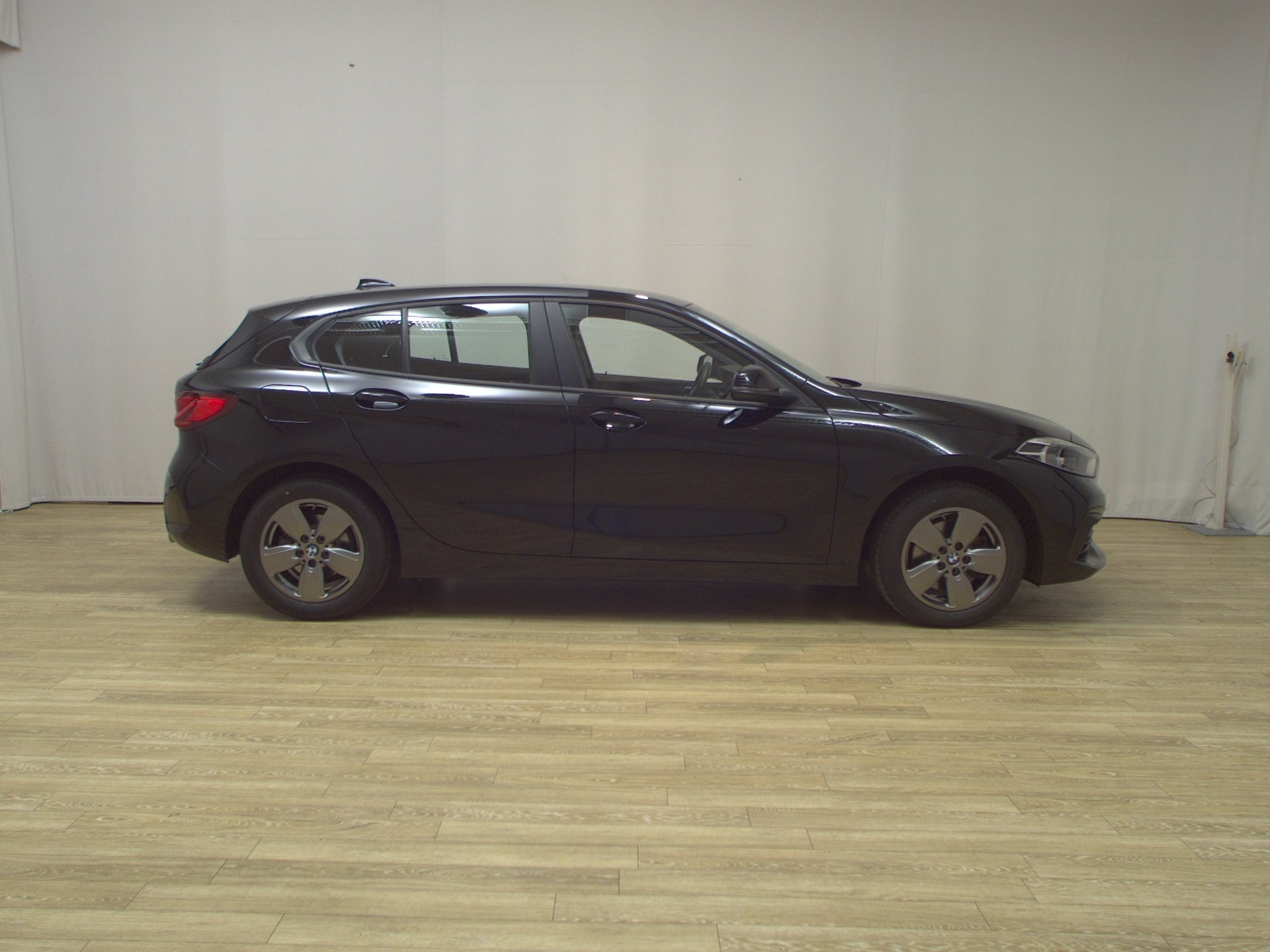 BMW 118dA Advantage Navi LED LC-Pro ACC Shz
