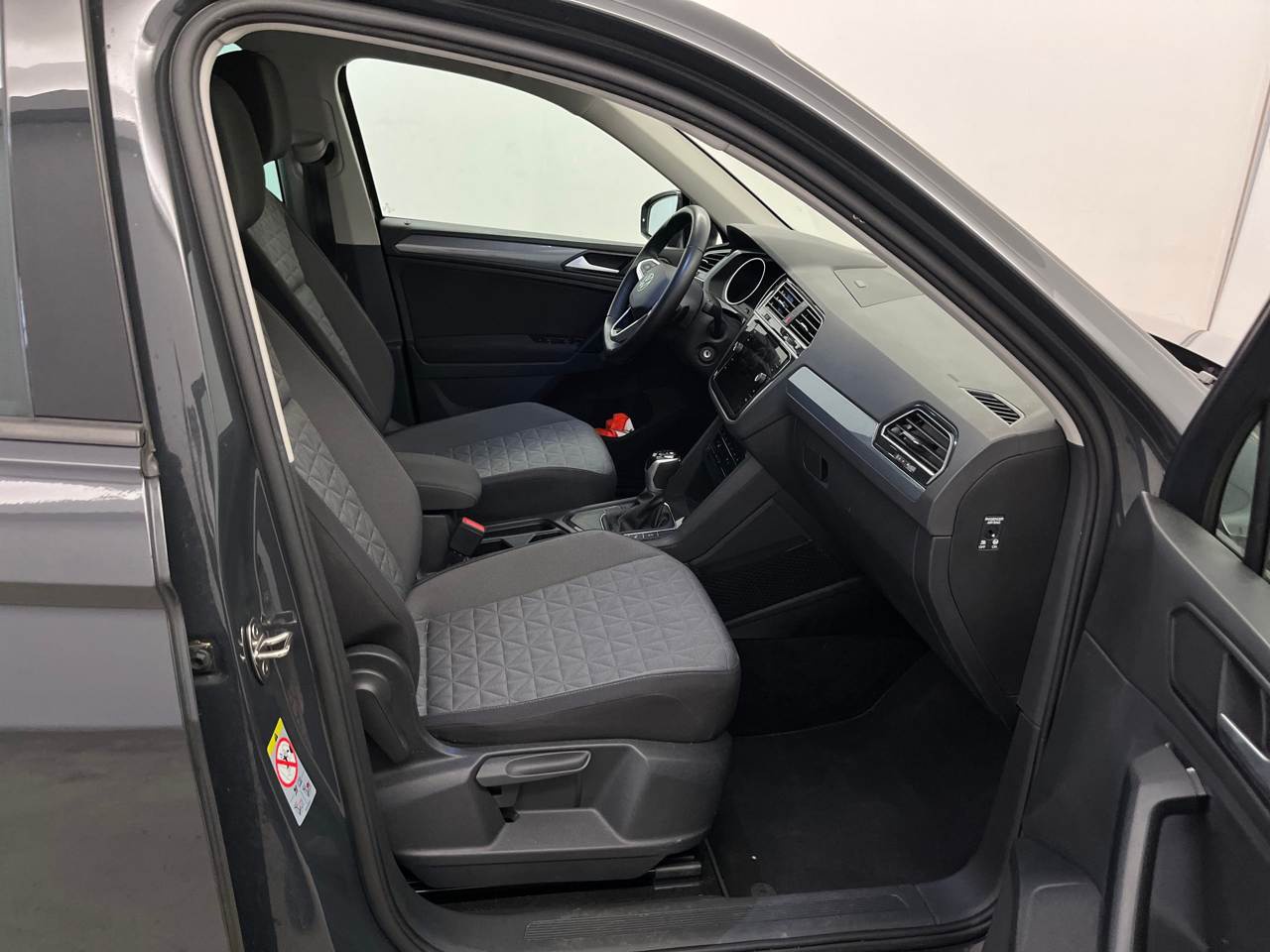Volkswagen Tiguan 2.0 TDI Life NAVI LED SHZ PDC AHK 6