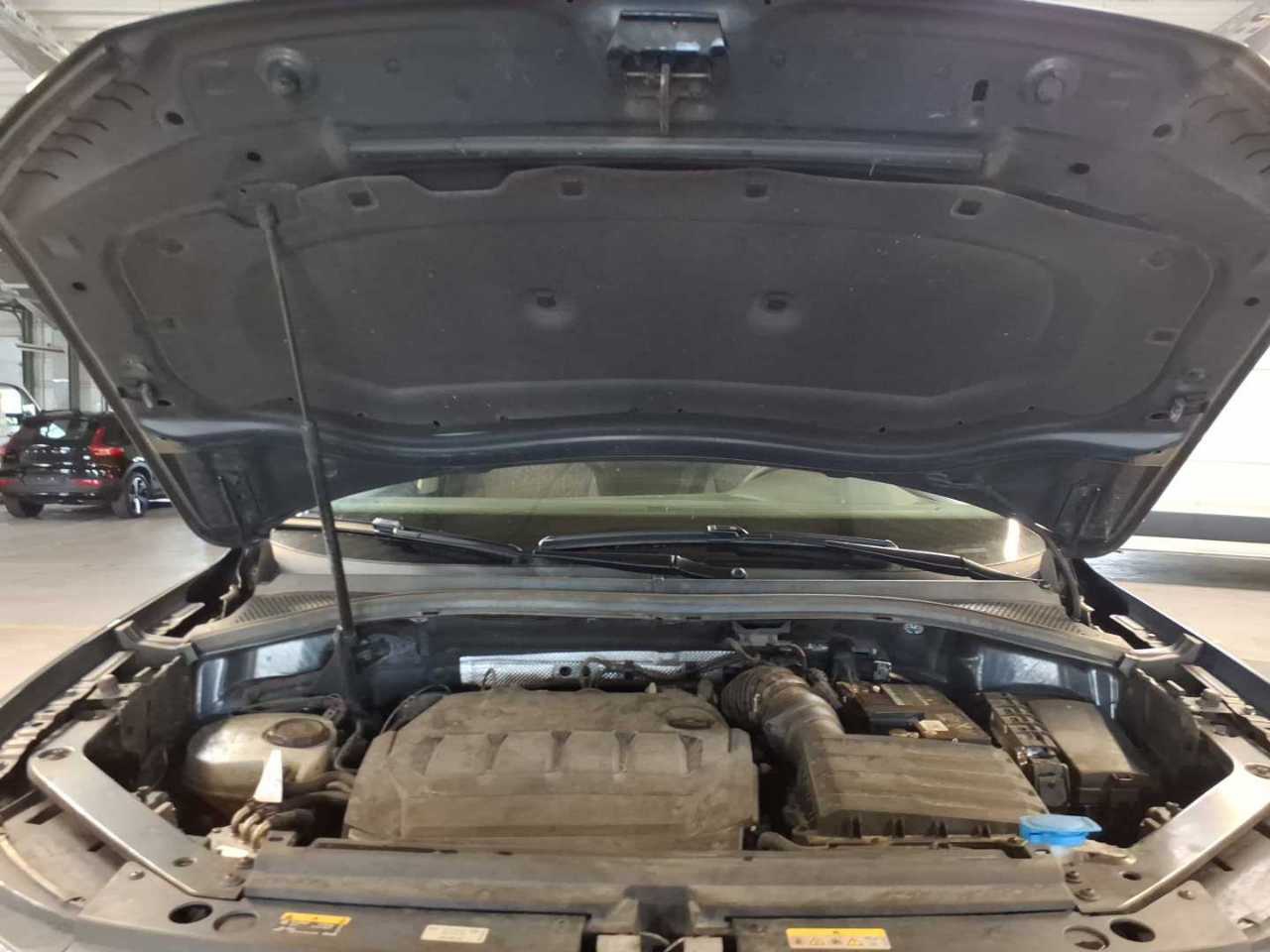 Volkswagen Tiguan 2.0 TDI Life NAVI LED SHZ PDC AHK 12