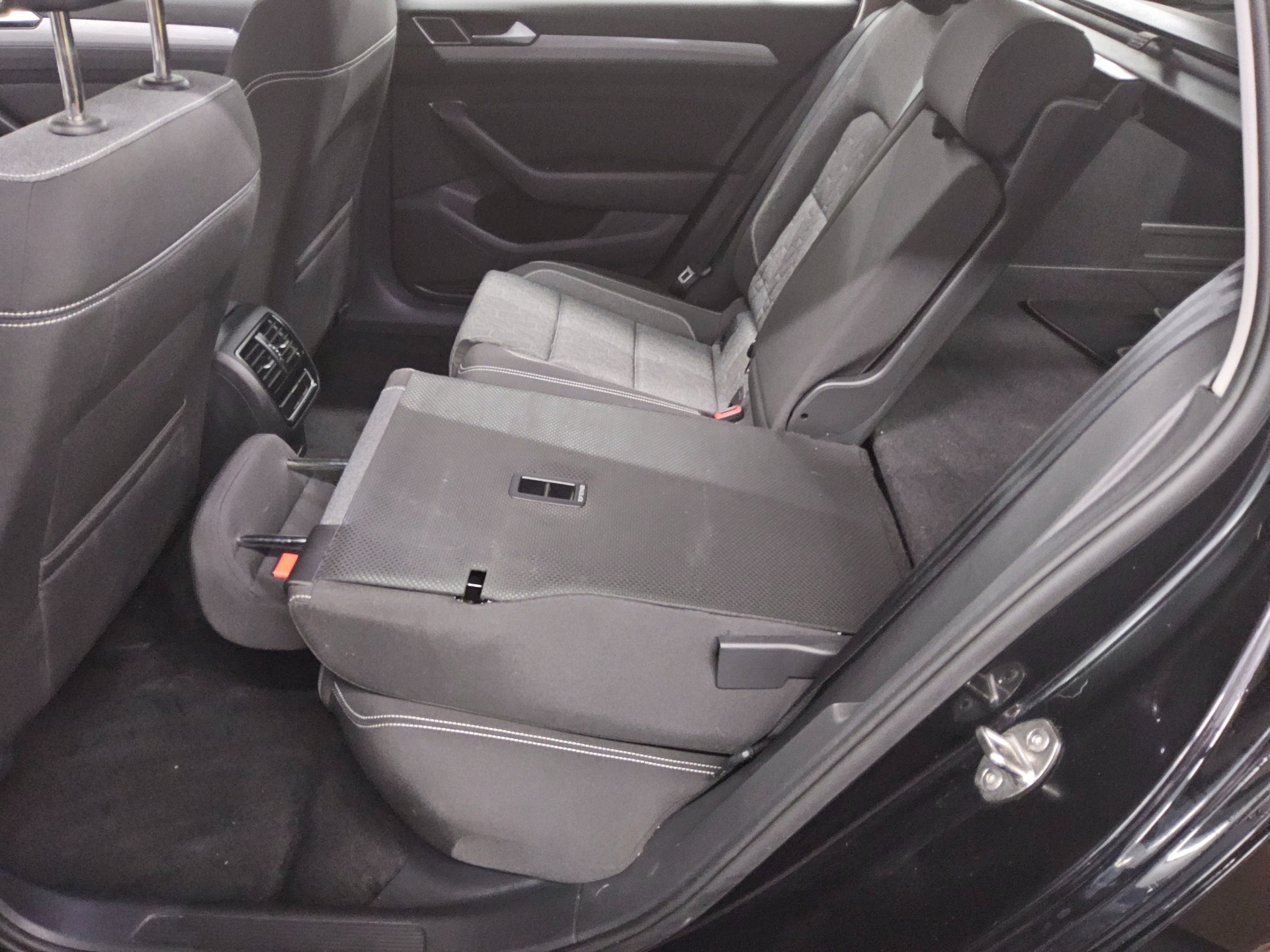 Volkswagen Passat Var. GTE 1.4 TSI Navi Matrix-LED RFK ACC 12