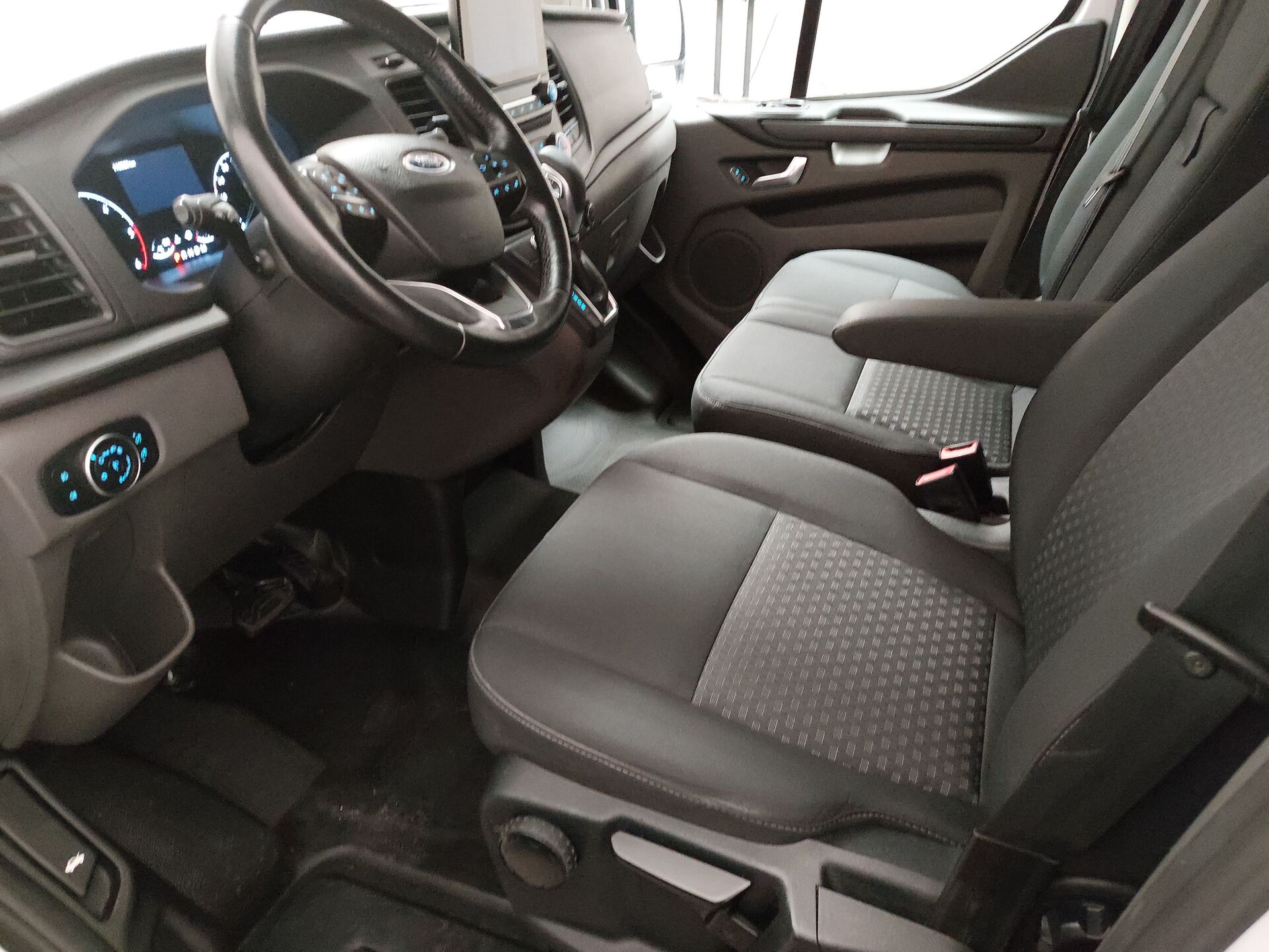 Ford Transit Custom 2.0 TDCi Trend Regale NAVI STHZG 12