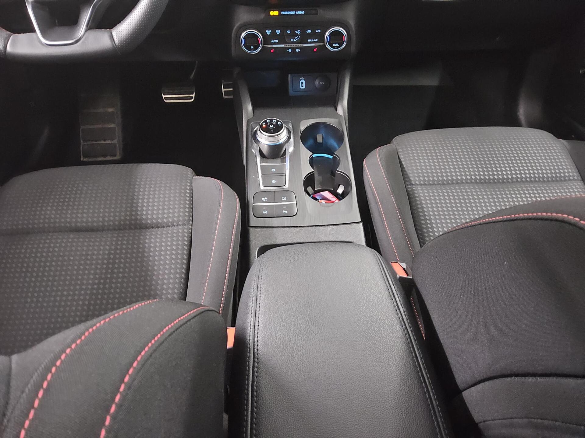 Ford Focus 1.5 EB ST-Line Navi LED Pano B&O RFK 6