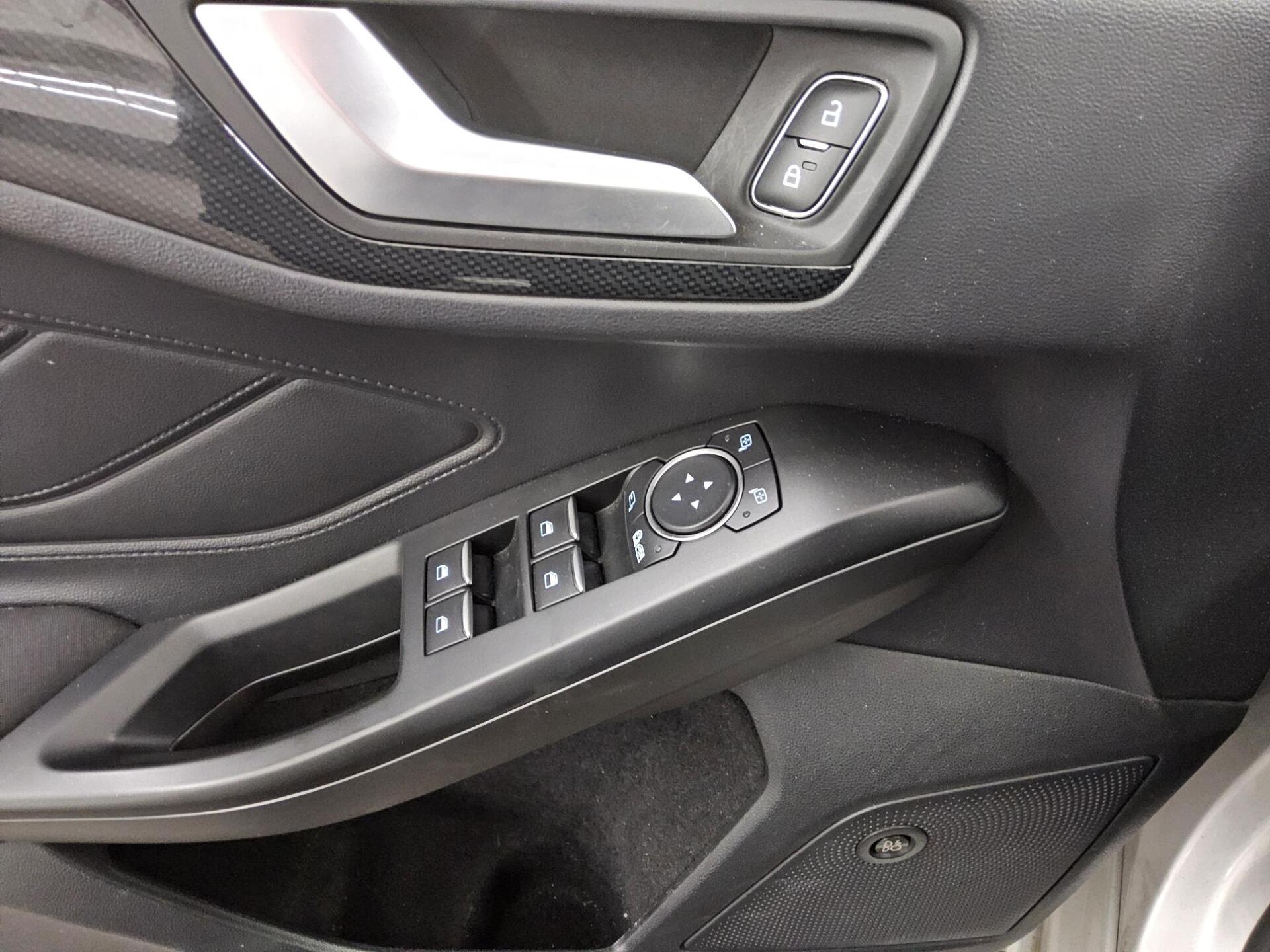 Ford Focus 1.5 EB ST-Line Navi LED Pano B&O RFK 9