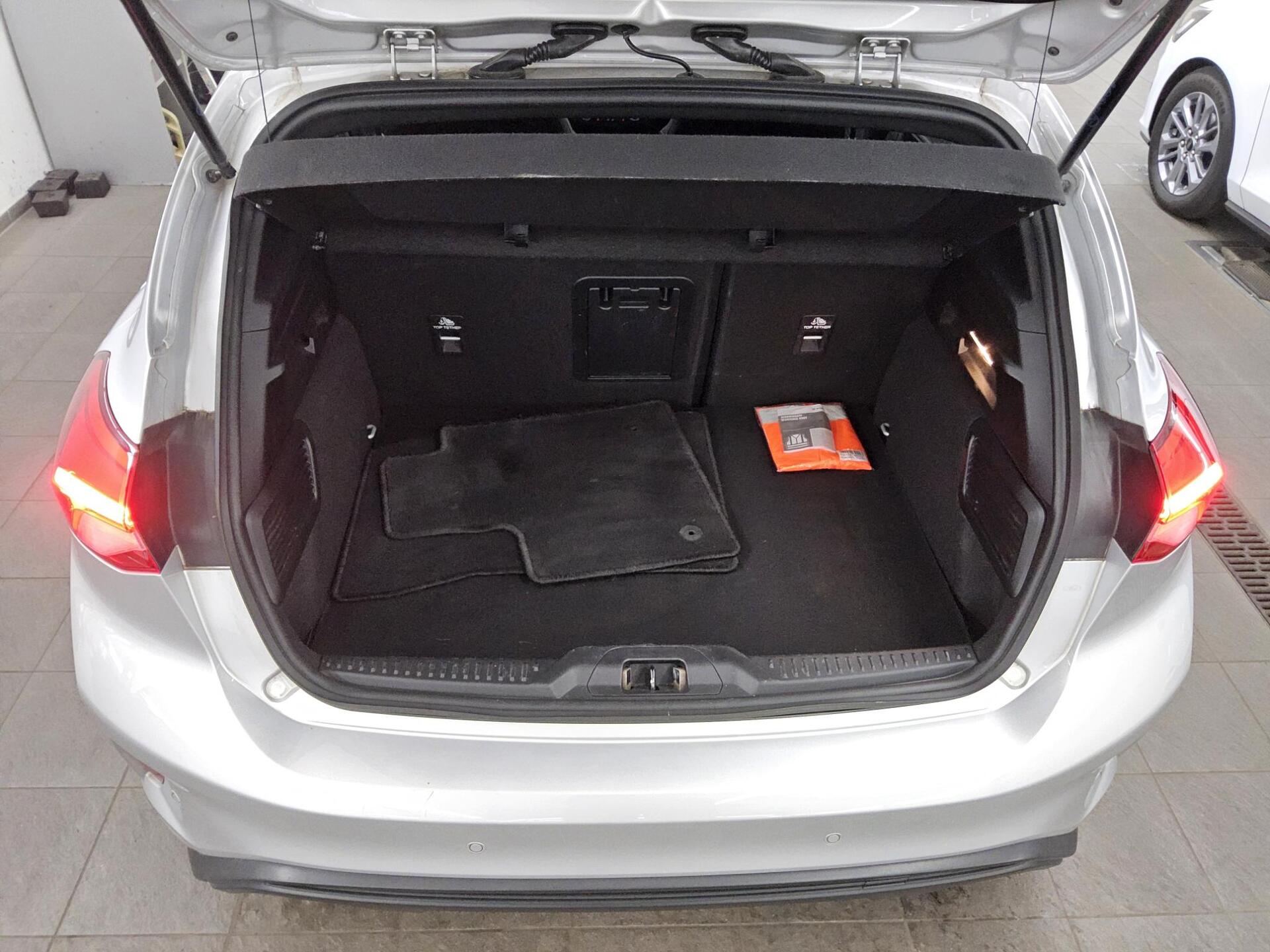 Ford Focus 1.5 EB ST-Line Navi LED Pano B&O RFK 13