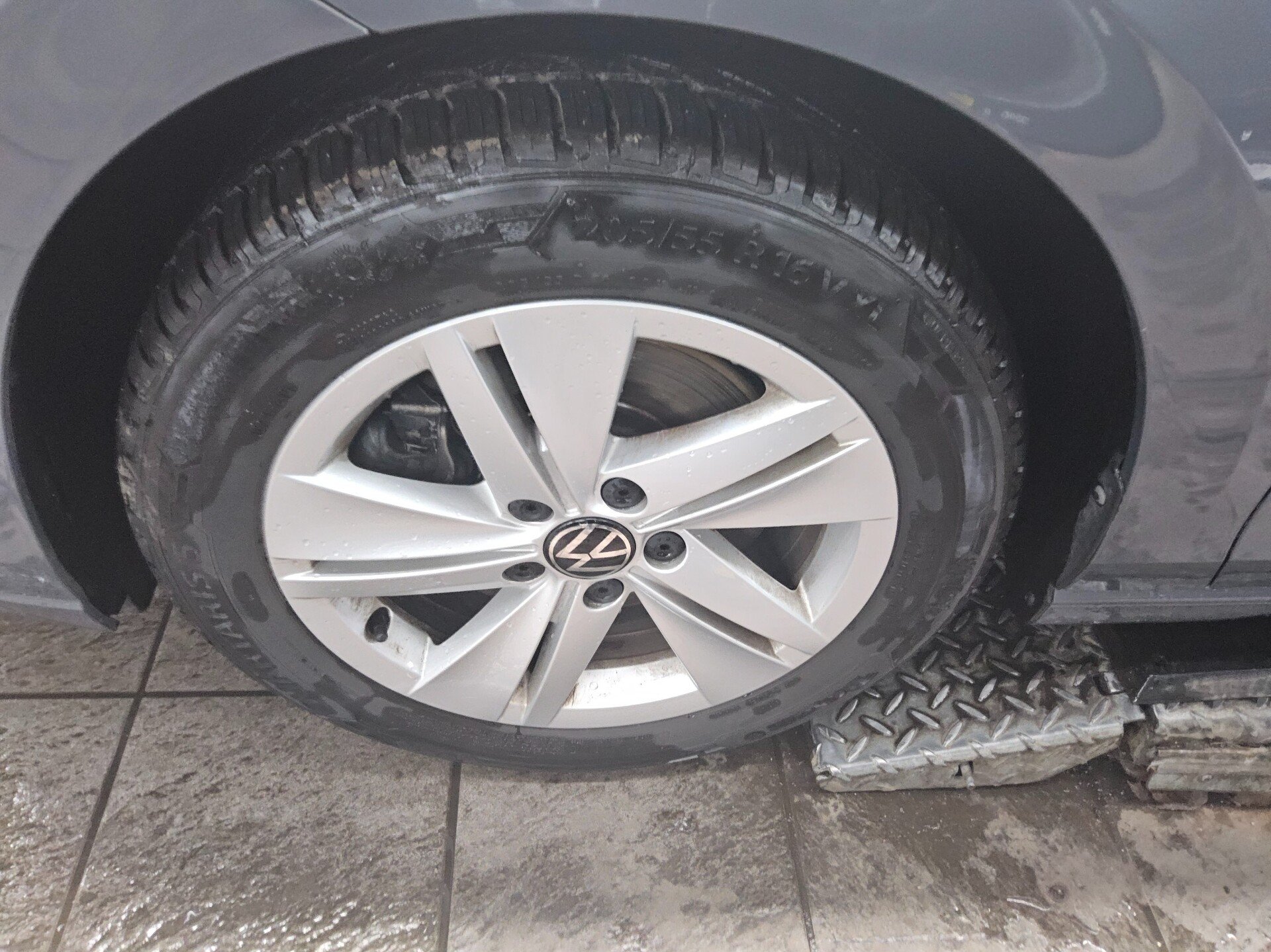 Volkswagen Golf-8 Var. 2.0 TDI Life Navi LED AID RFK 11