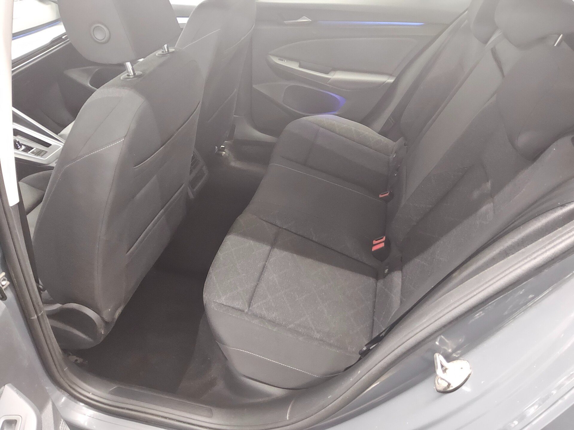 Volkswagen Golf-8 Var. 2.0 TDI Life Navi LED AID RFK 13