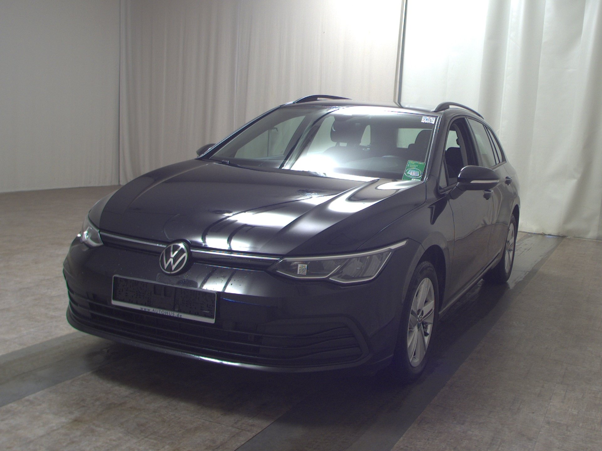 Volkswagen Golf-8 Var. 2.0 TDI Life Navi LED DC ACC PDC Shz 2