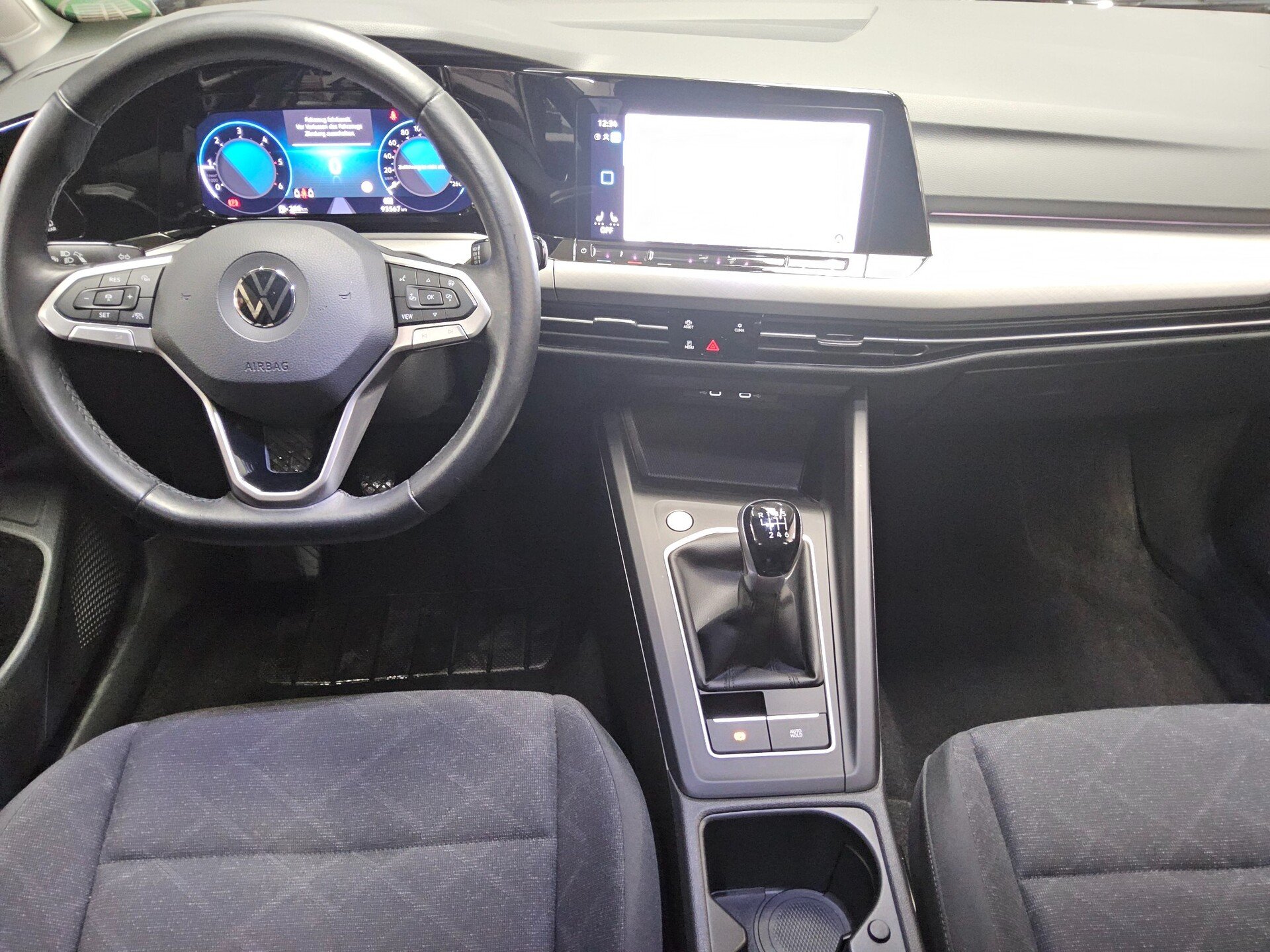 Volkswagen Golf-8 Var. 2.0 TDI Life Navi LED DC ACC PDC Shz 5