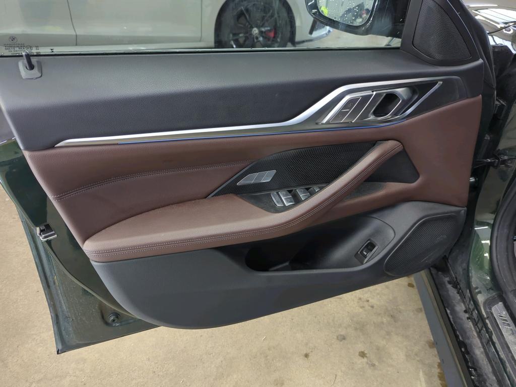 BMW i4 e LEDER LED GSD SHZ PDC 8