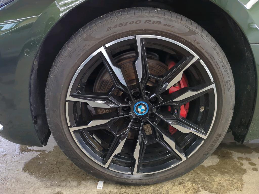 BMW i4 e LEDER LED GSD SHZ PDC 12
