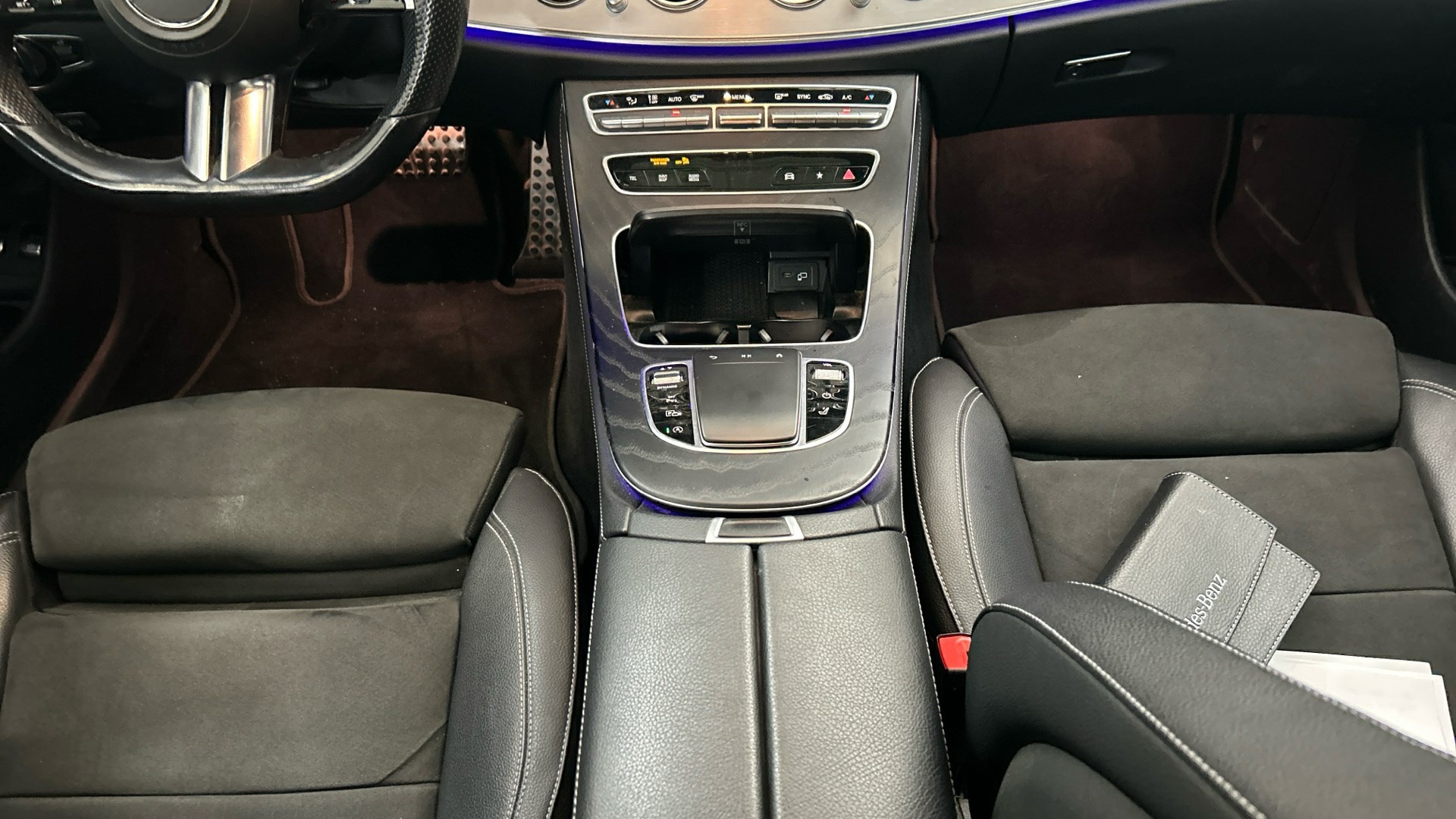Mercedes-Benz E 220 T d AMG-Line AMG-LINE LEDER NAVI SPORTSITZE KLIMAAUT 11