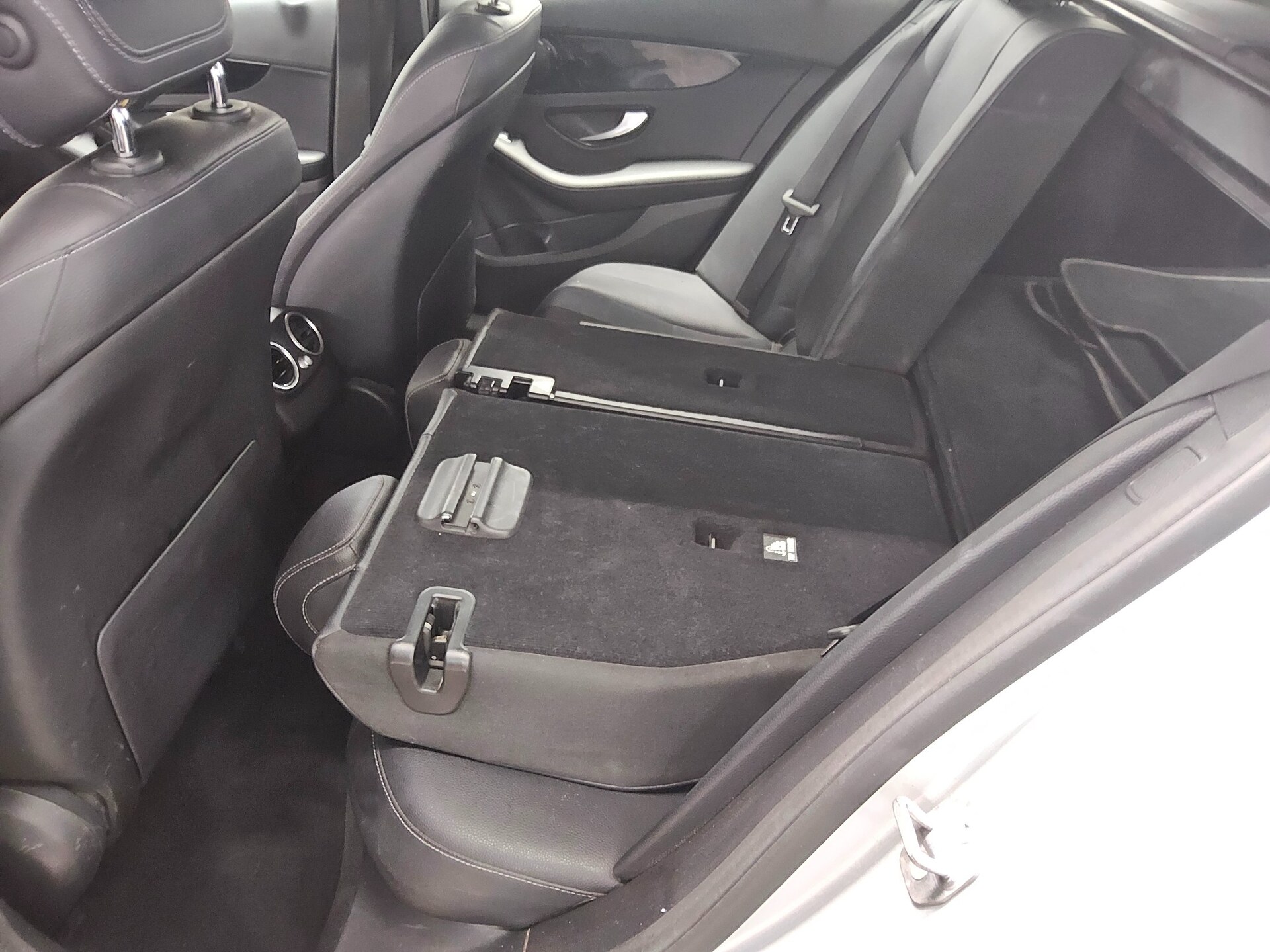 Mercedes-Benz C 200 T d Leder Navi LED RfK AHK Shz Distronic+ 12