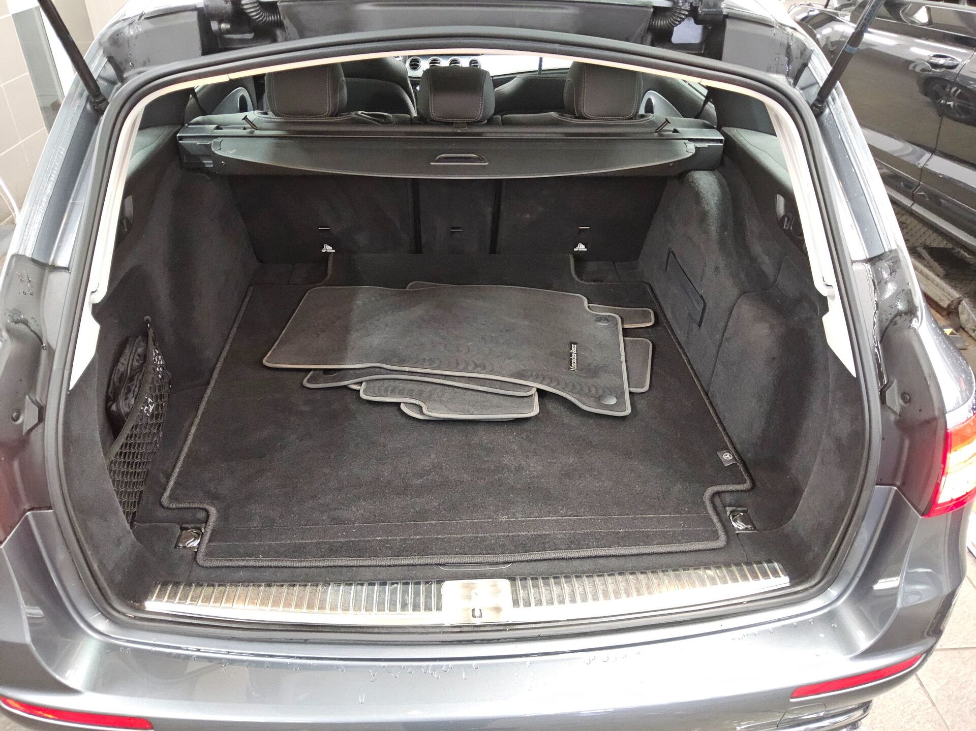 Mercedes-Benz E 220 T d 4M Avantgarde Navi LED Widsrcn Pano AHK RFK 13