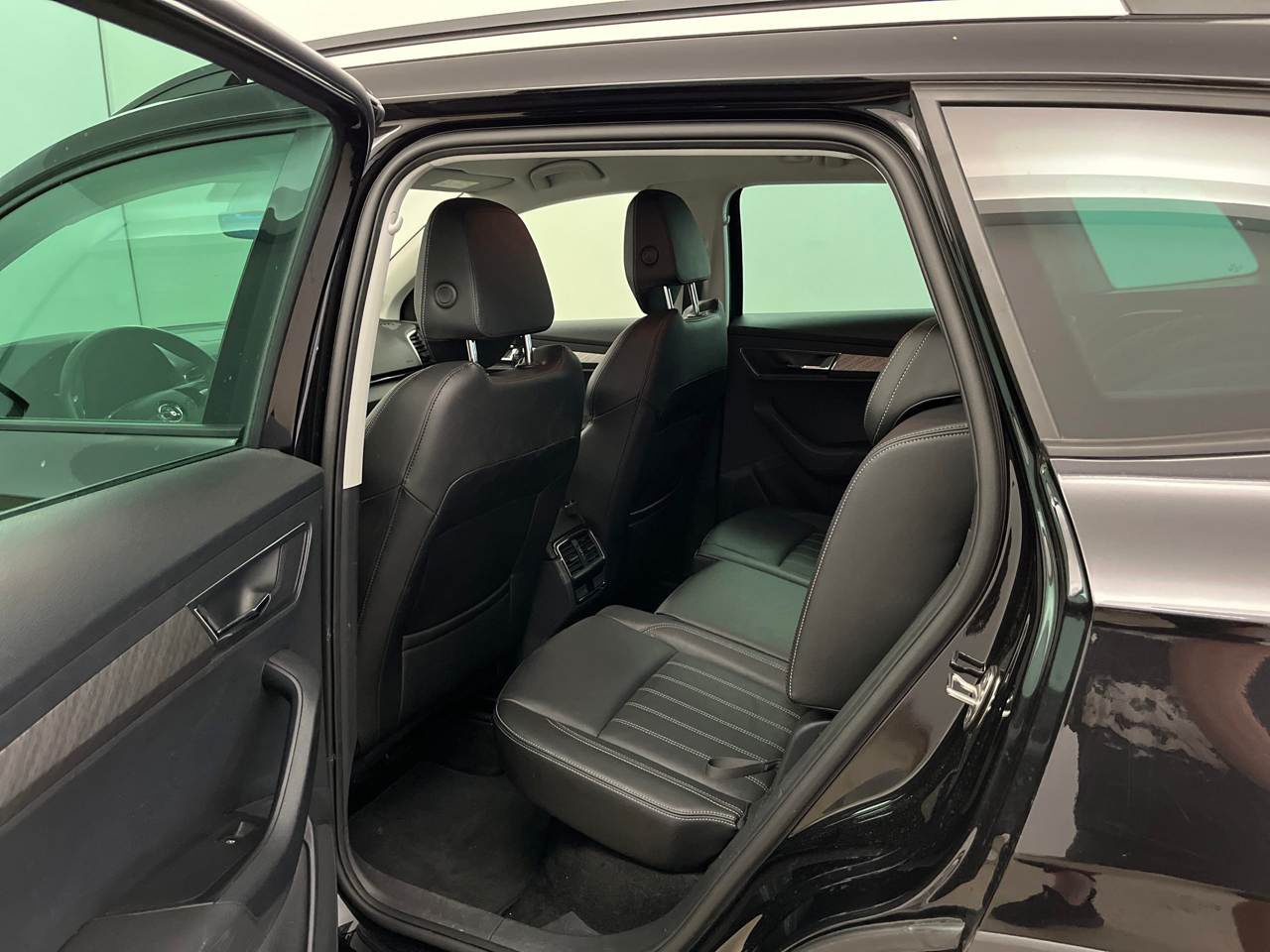 Skoda Karoq 2.0 TDI Style Navi LED VC Leder RFK 8