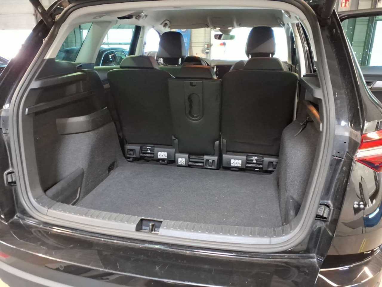 Skoda Karoq 2.0 TDI Style Navi LED VC Leder RFK 9