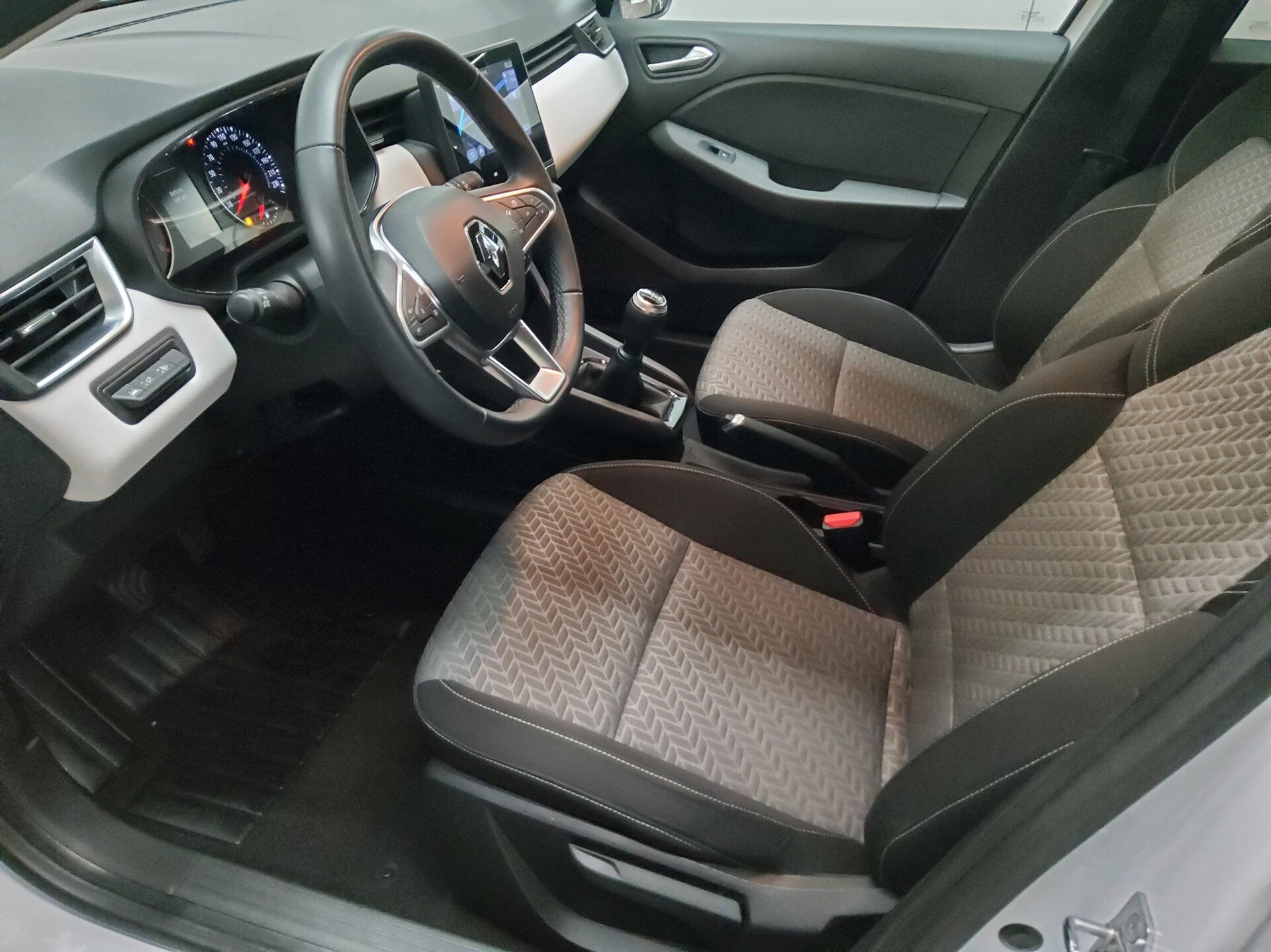 Renault Clio 1.0 Navi LED DAB+ PDC Shz 8