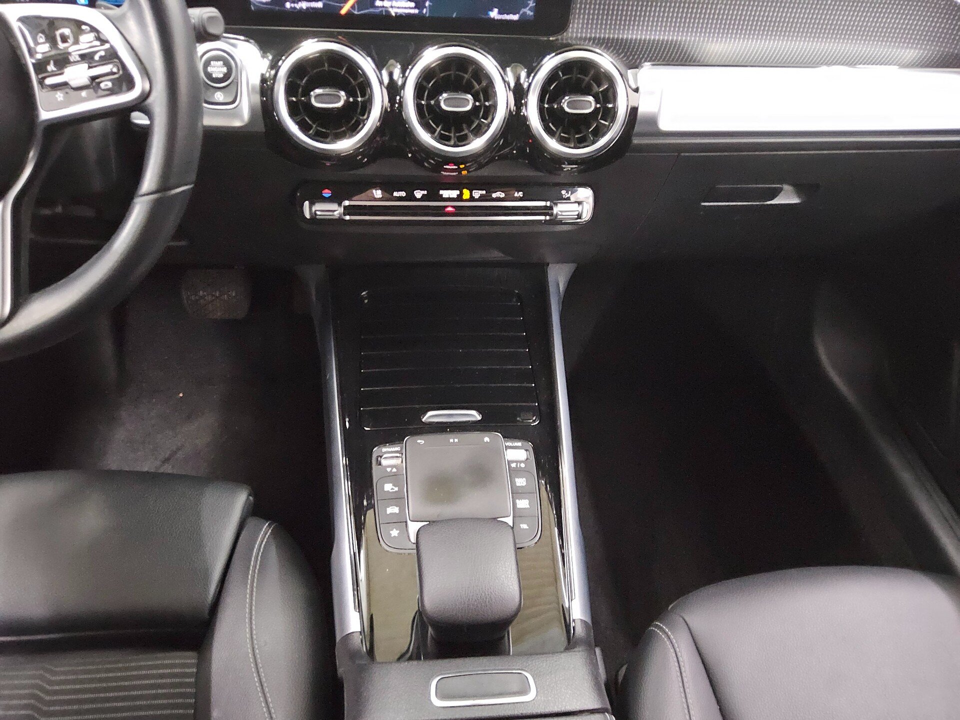Mercedes-Benz GLB 220 d Progressive Navi LED MBUX AHK Distr.+ 6