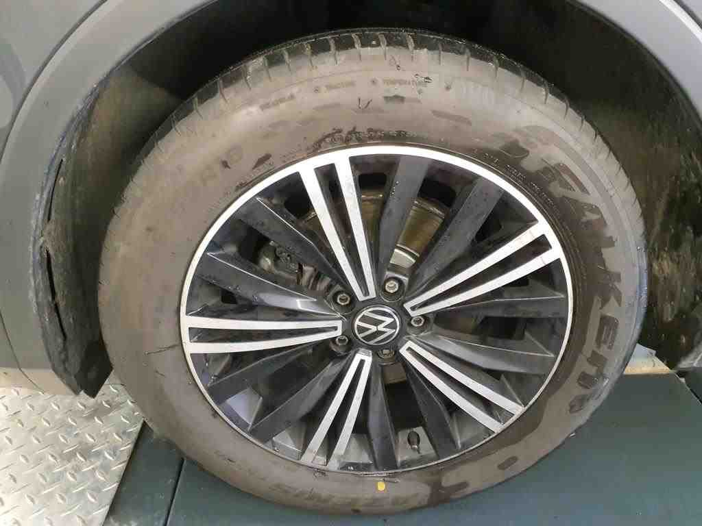 Volkswagen Tiguan 2.0 TDI Life Navi LED AID 12