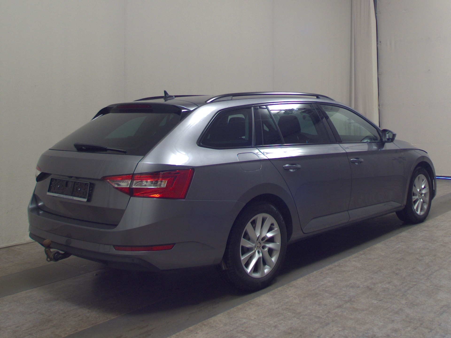 Skoda Superb Kombi 2.0 TDI Style LED vc ACC RfK AHK 4