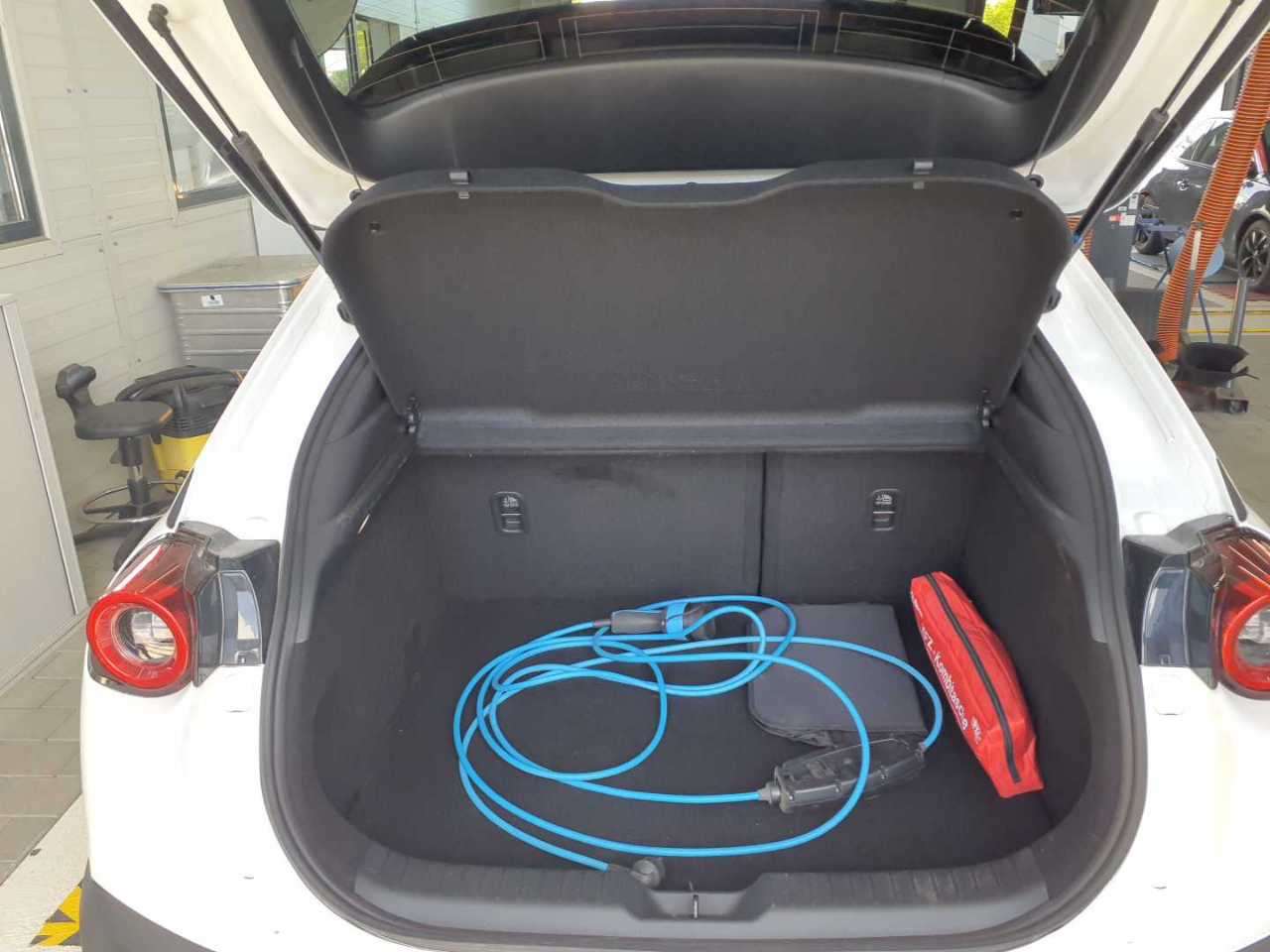 Mazda MX-30 e-Skyactiv Advanage NAVI LED RADIO SHZ VC 10