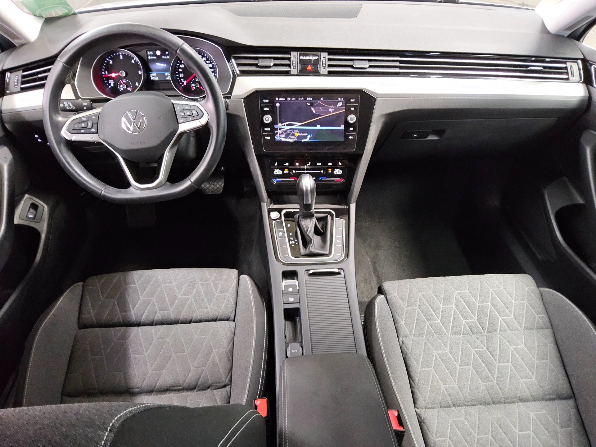 Volkswagen Passat Var. 2.0 TDI Business Navi LED RFK ACC 5