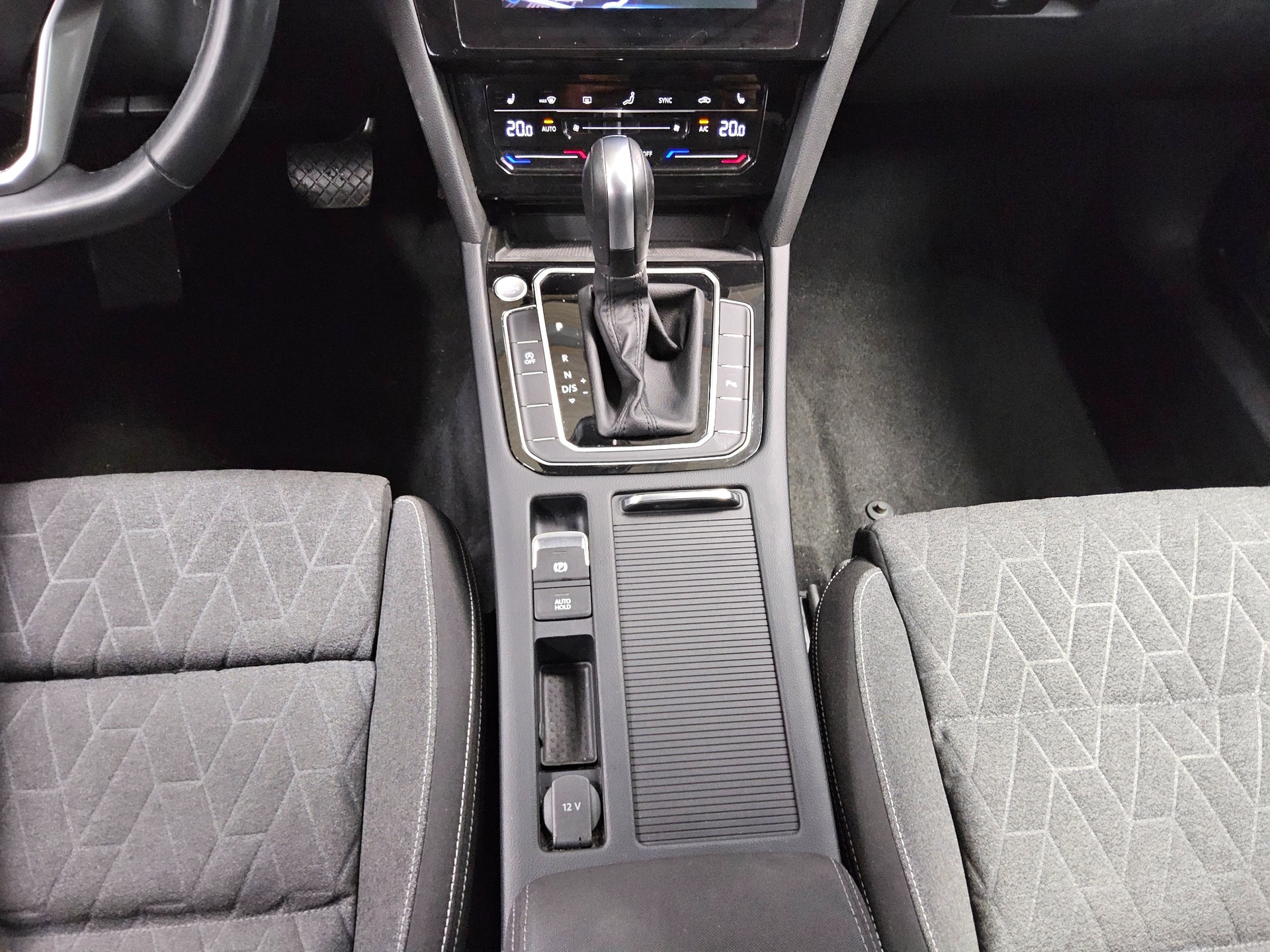 Volkswagen Passat Var. 2.0 TDI Business Navi LED RFK ACC 6