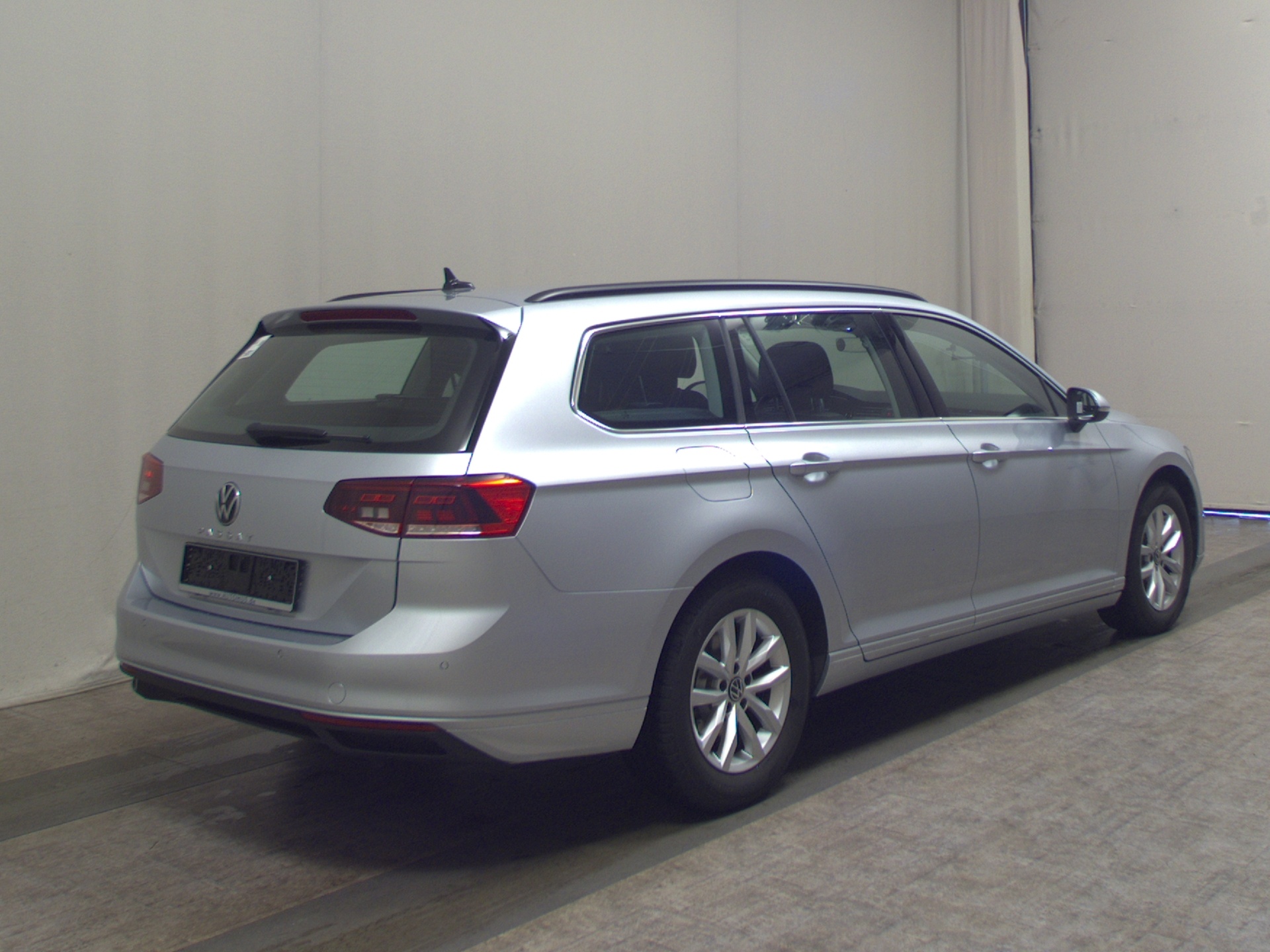 Volkswagen Passat Var. 2.0 TDI Business Navi LED RFK ACC 4