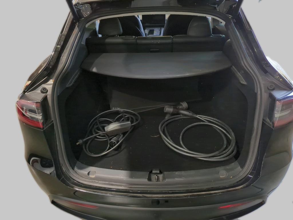 Tesla Model Y Long Range AWD Navi LED Pano Leder AHK 11