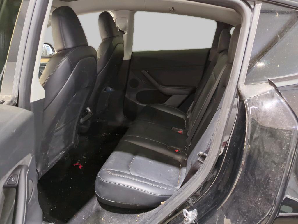 Tesla Model Y Long Range AWD Navi LED Pano Leder AHK 7
