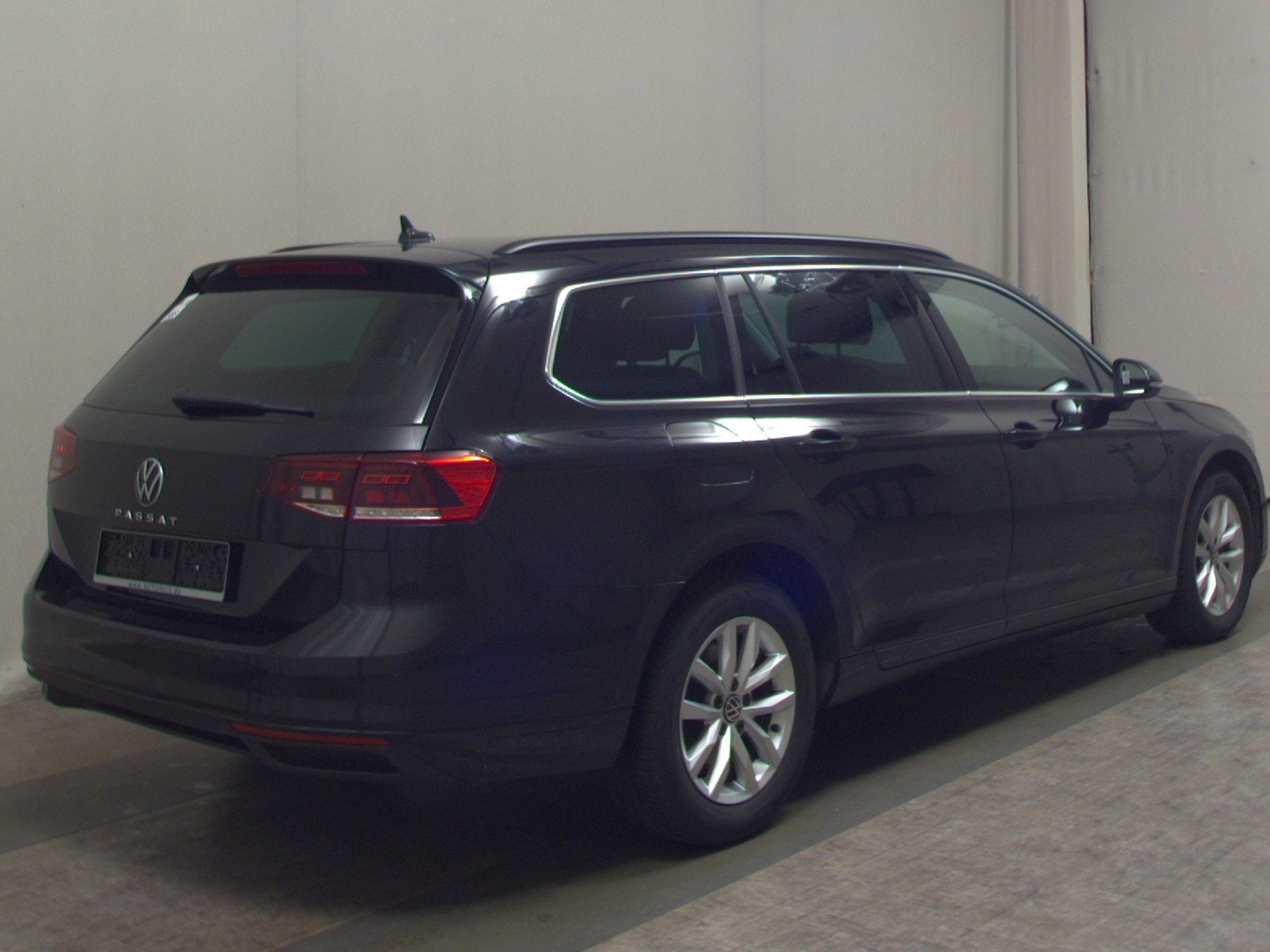 Volkswagen Passat Variant 2.0 TDI Navi LED PDC Shz AHK 4