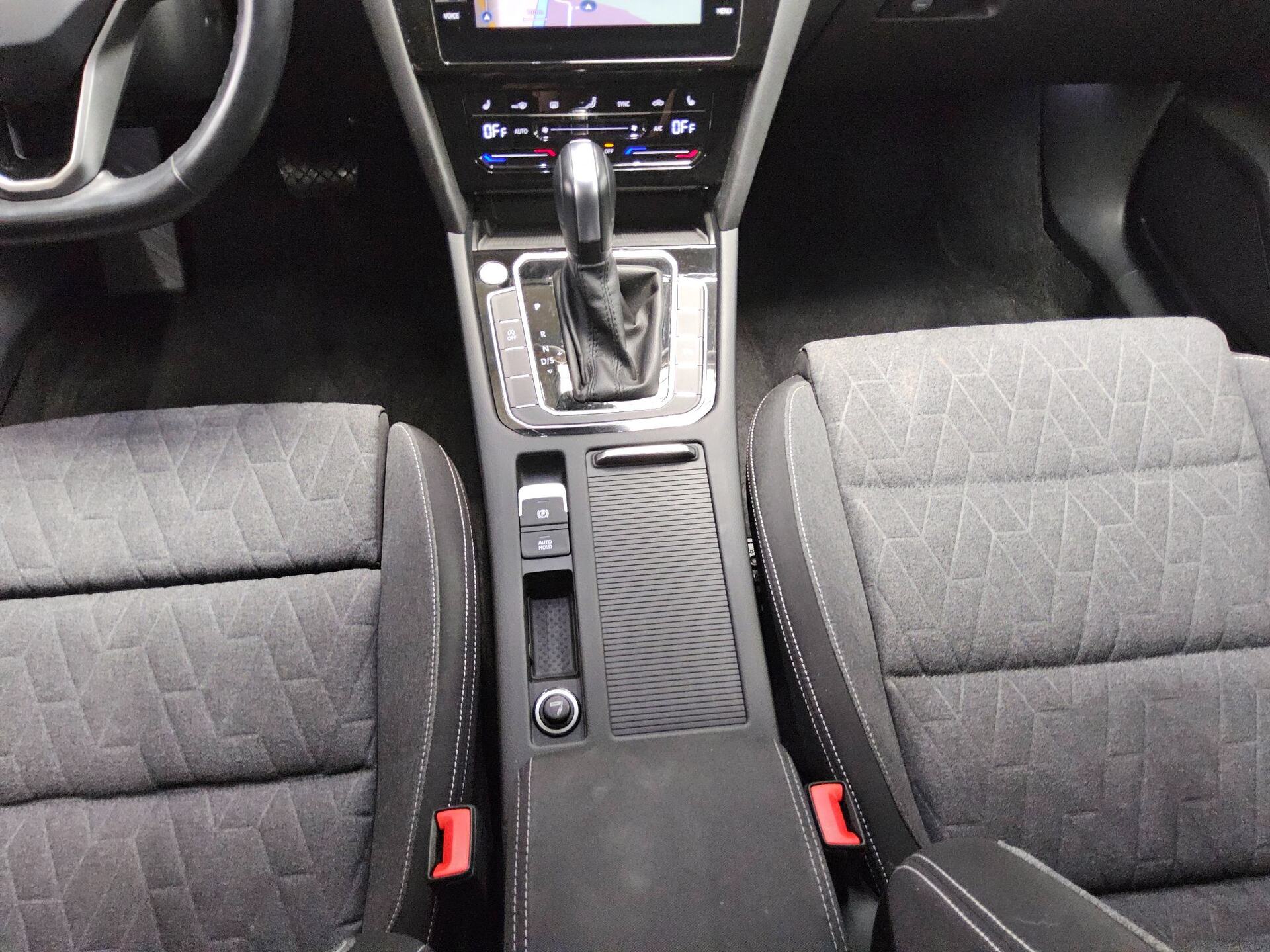 Volkswagen Passat Variant 2.0 TDI Navi LED PDC Shz AHK 6
