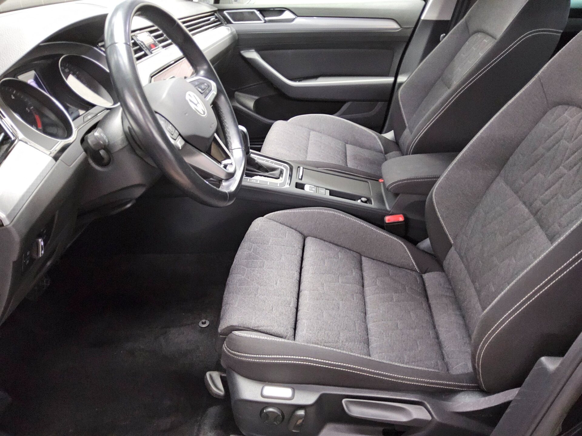 Volkswagen Passat Variant 2.0 TDI Navi LED PDC Shz AHK 8