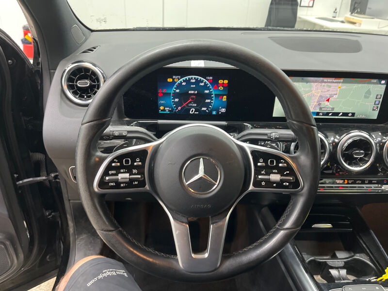 Mercedes-Benz GLA 220 d Progressive NAVI KLIMAAUT LED SHZ PDC 5