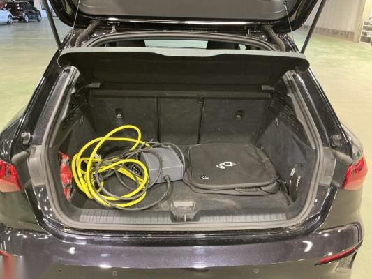 Audi A3 Sportback S-Line NAVI SPORTSITZE KLIMAAUT LED RADIO 12