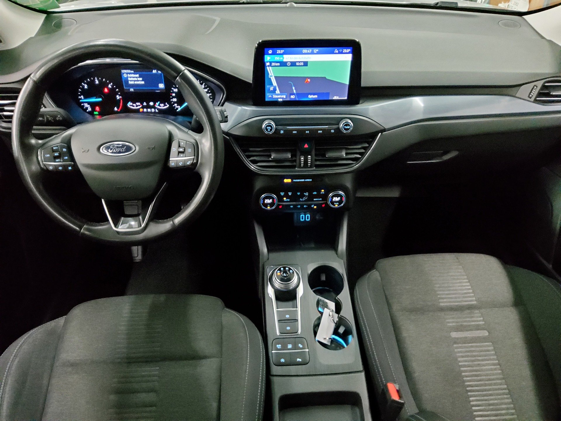 Ford Focus Turnier 1.5 EB Active Navi LED RfK AHK Shz 5