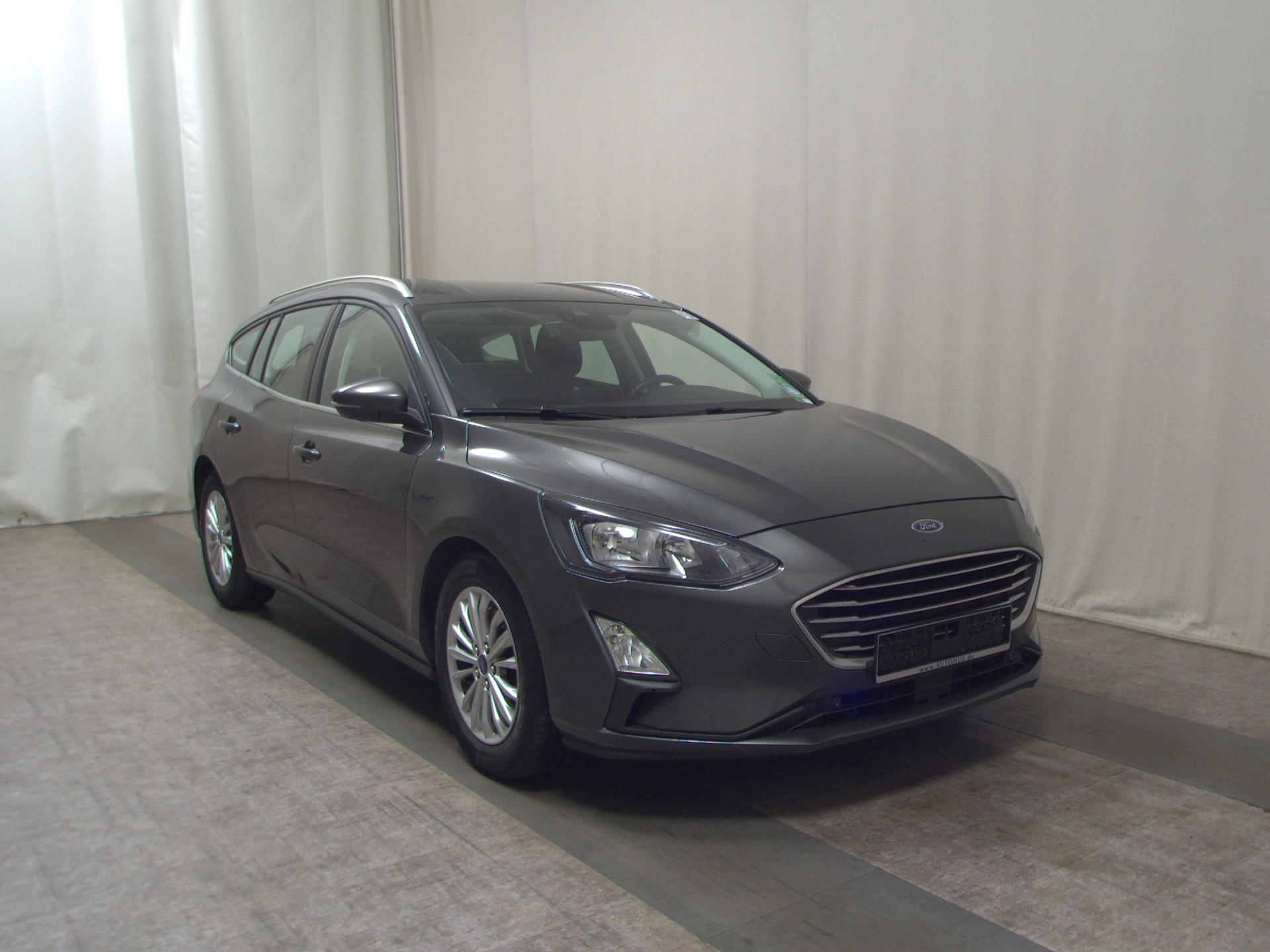 Ford Focus Turnier 1.5 EB Titanium NAVI KLIMAAUT LED SHZ PDC 3
