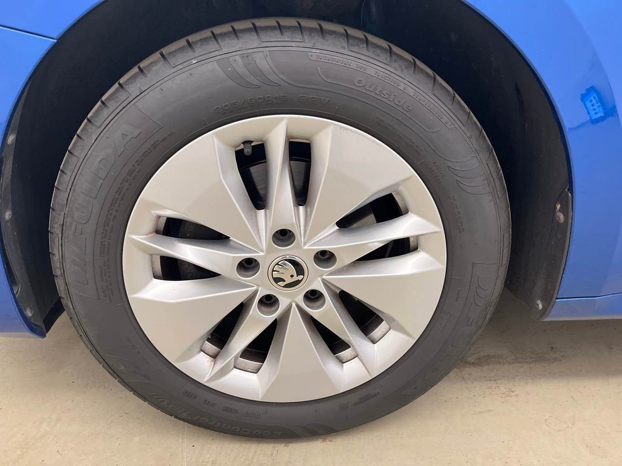 Skoda Octavia Kombi 2.0 TDI Ambition LED SHZ KLIMAAUT PDC LENKRADHZG 12