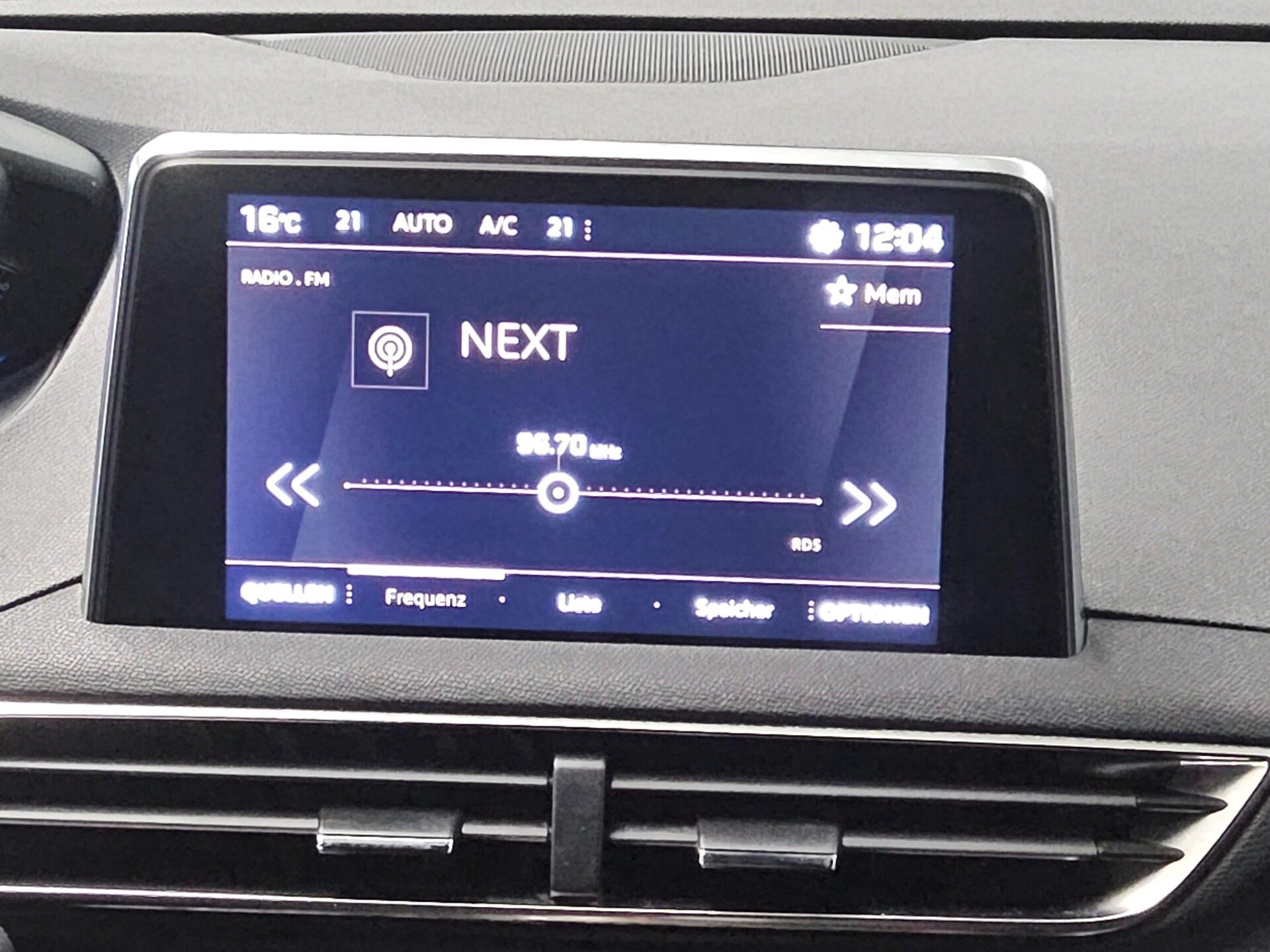 Peugeot 3008 1.5 BlueHDi 130 Allure Navi LED AHK RFK 7