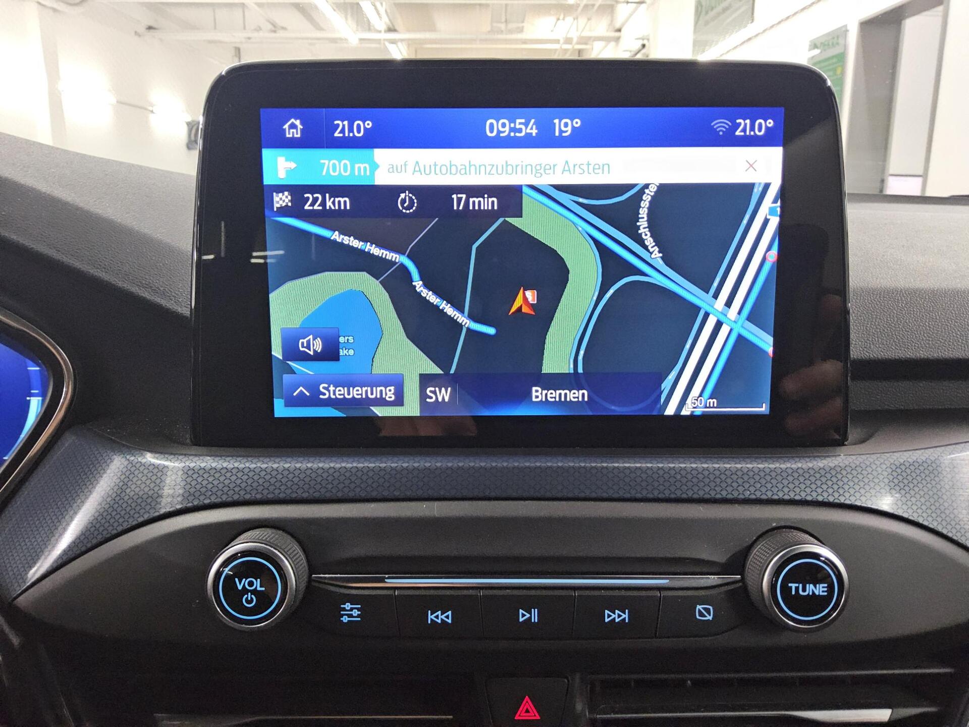 Ford Focus Turnier 2.0 EB Active X Navi LED ACC RFK 7