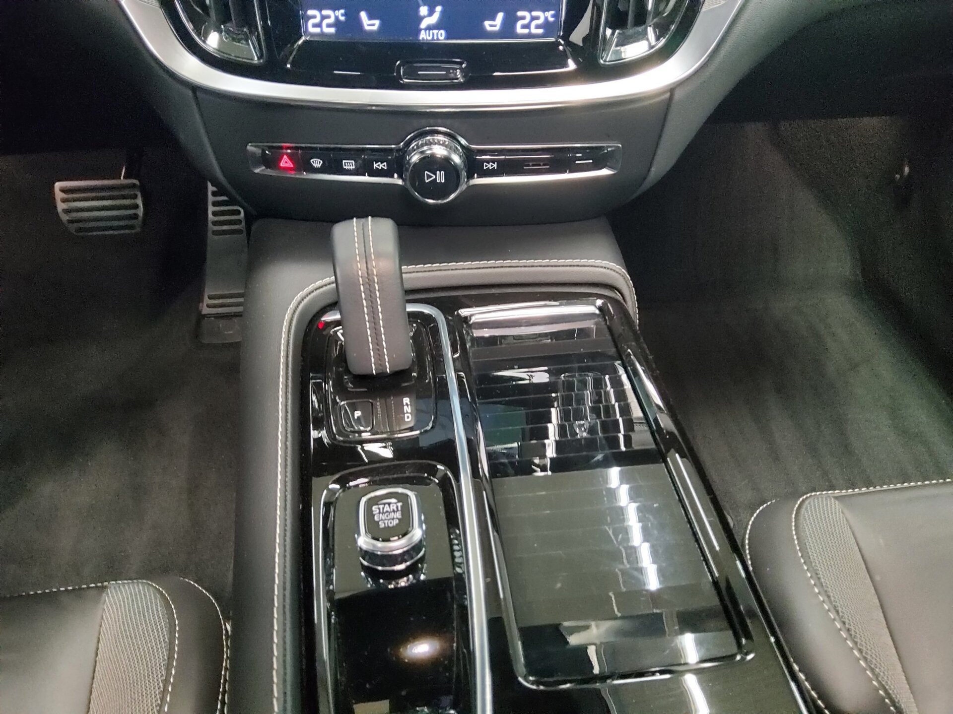 Volvo V60 T6 R-Design Leder Navi LED 6